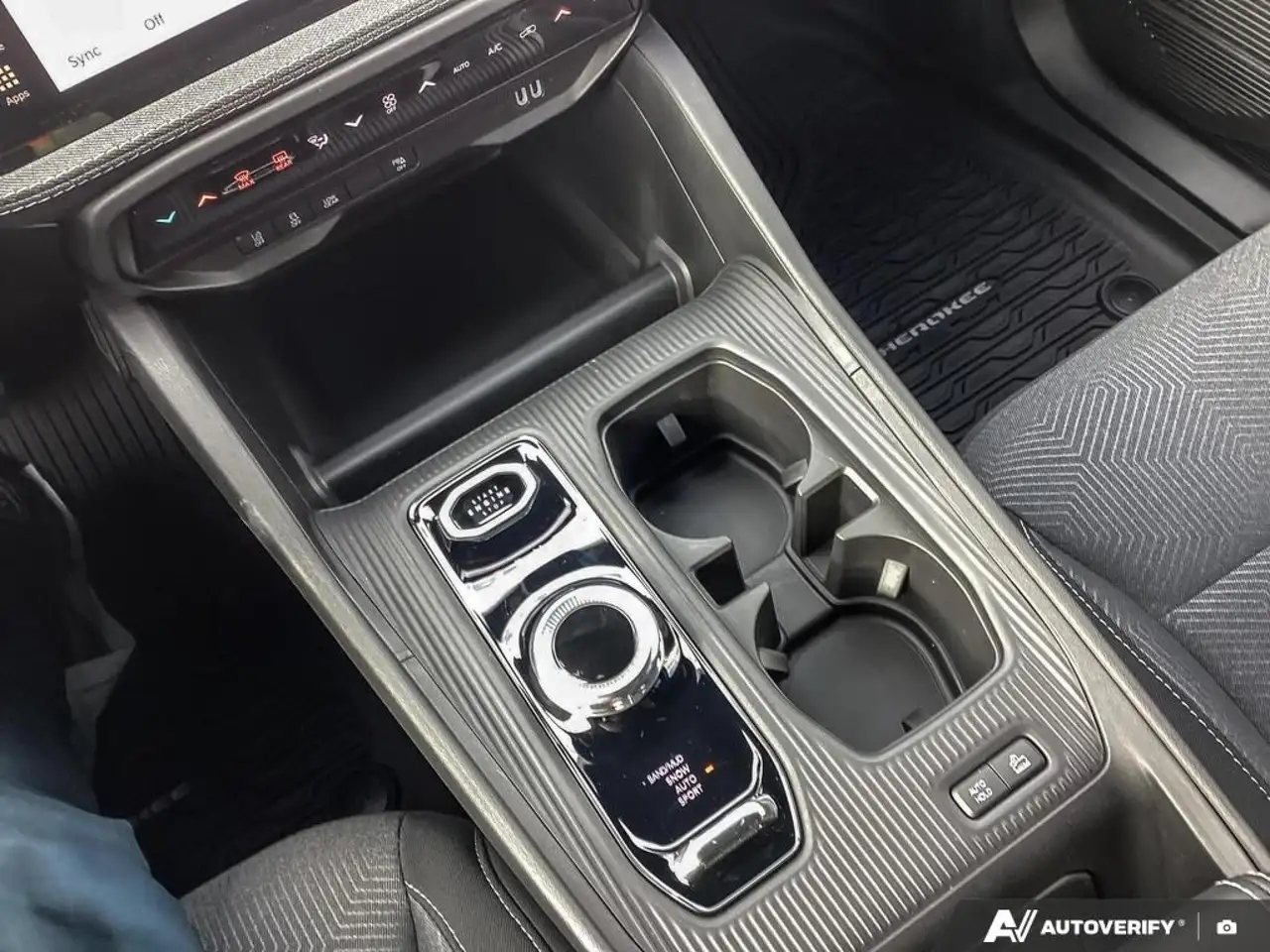 Jeep Cherokee снимка Jeep Cherokee