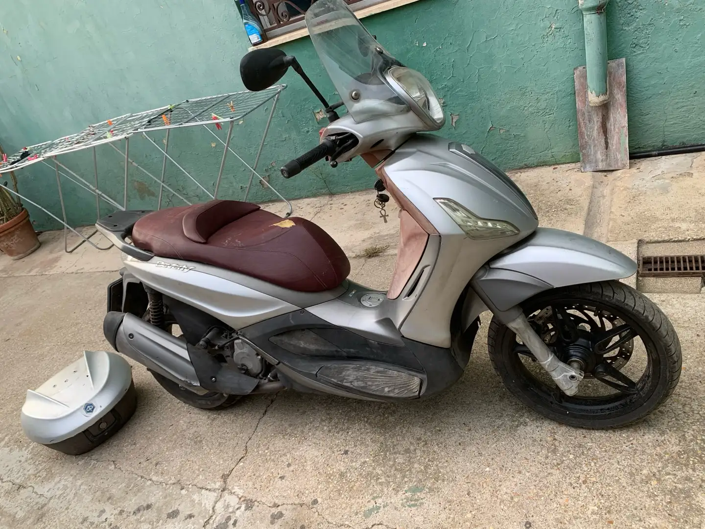 Piaggio Beverly 350 sport touring Silber - 2