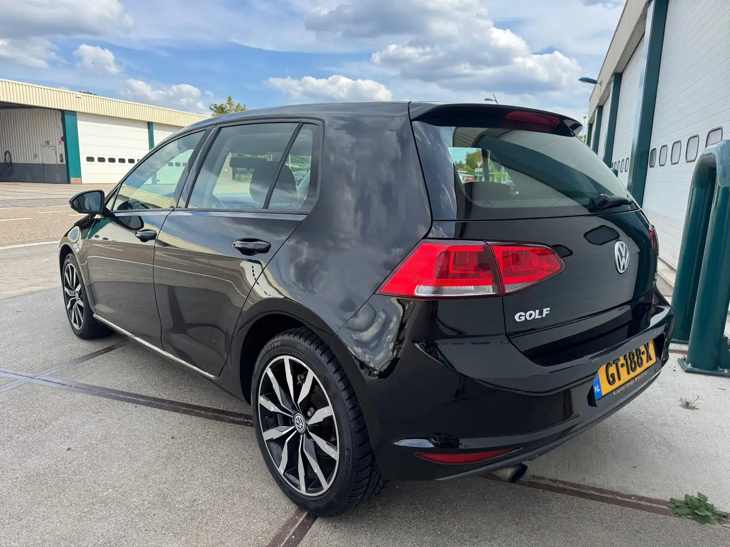 Volkswagen Golf 1.2 TSI Trendline Noir - 2