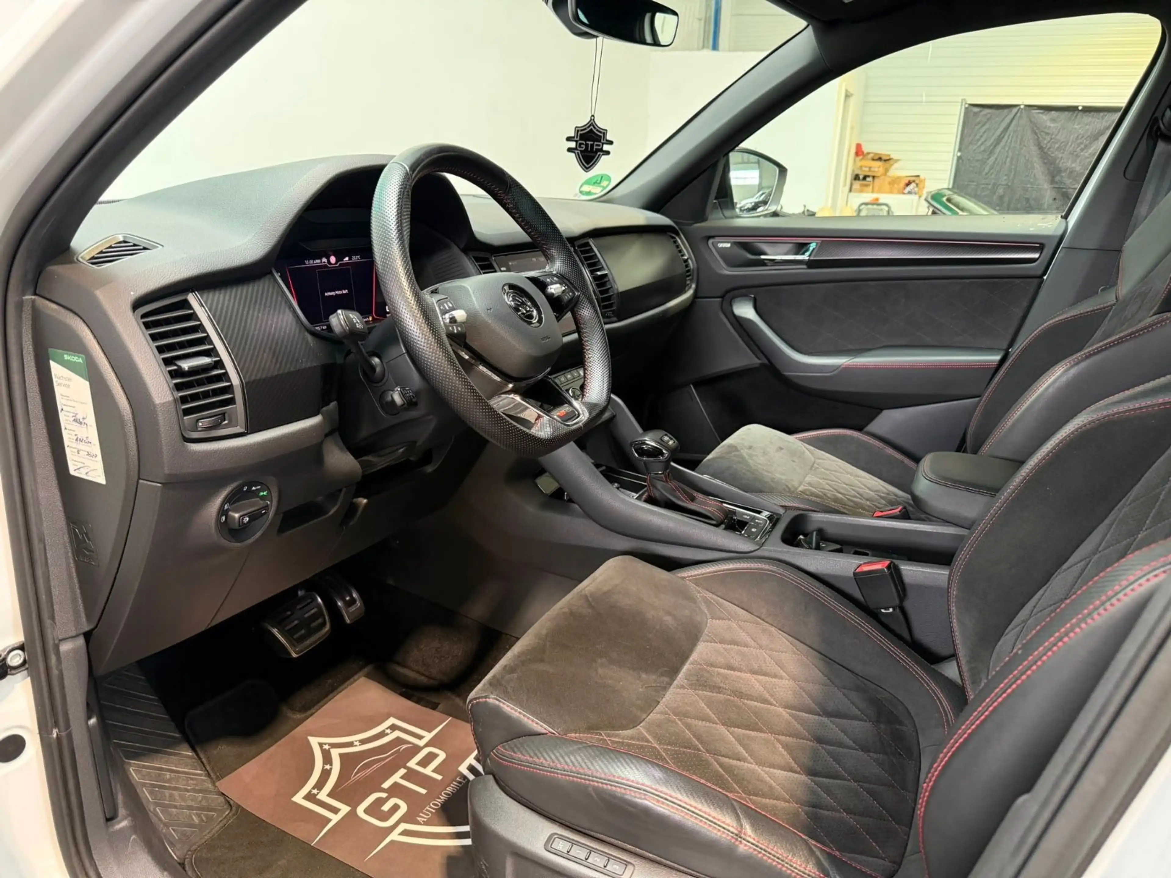 Skoda Kodiaq RS 4x4 *Memory*Stand-HZ*360°*SHZ*HUD* — photo 9