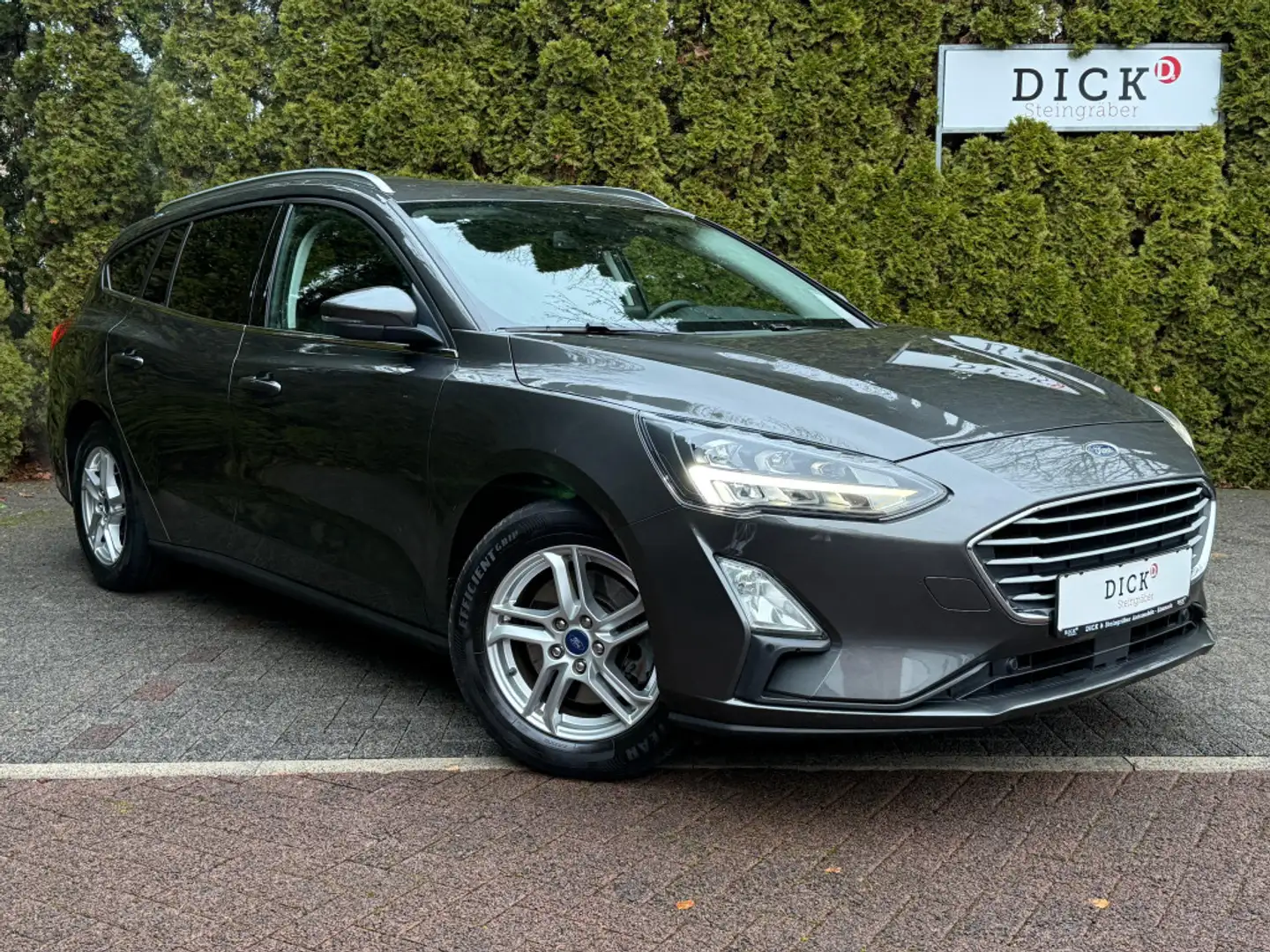 Ford Focus 1.5 TDCi Aut. Cool&Connect LED+NAV+AHK+KAM Gris - 1