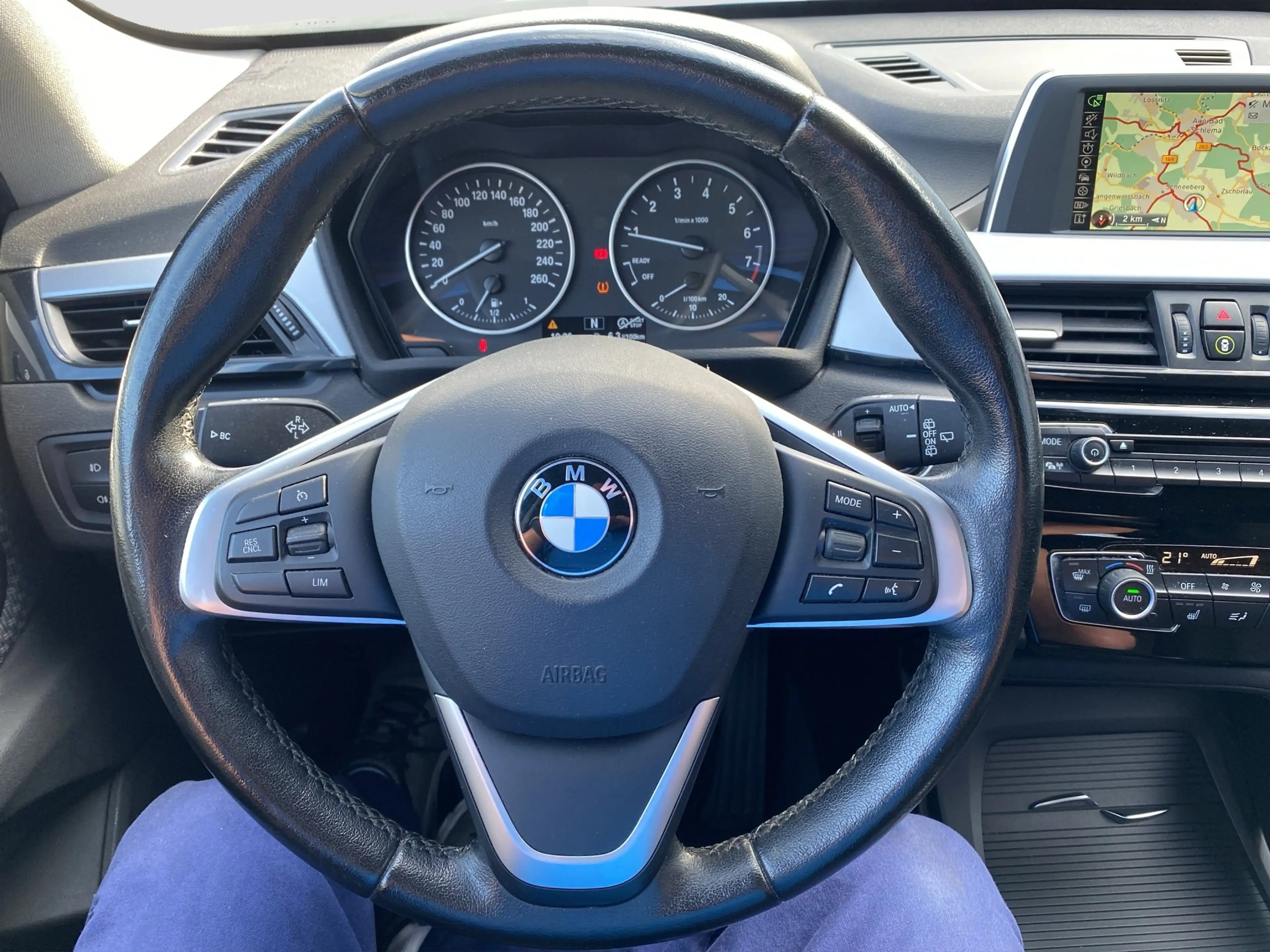 BMW X1 sDrive 18i AHK Nav PDC +nur an Händler/Export+ — photo 13