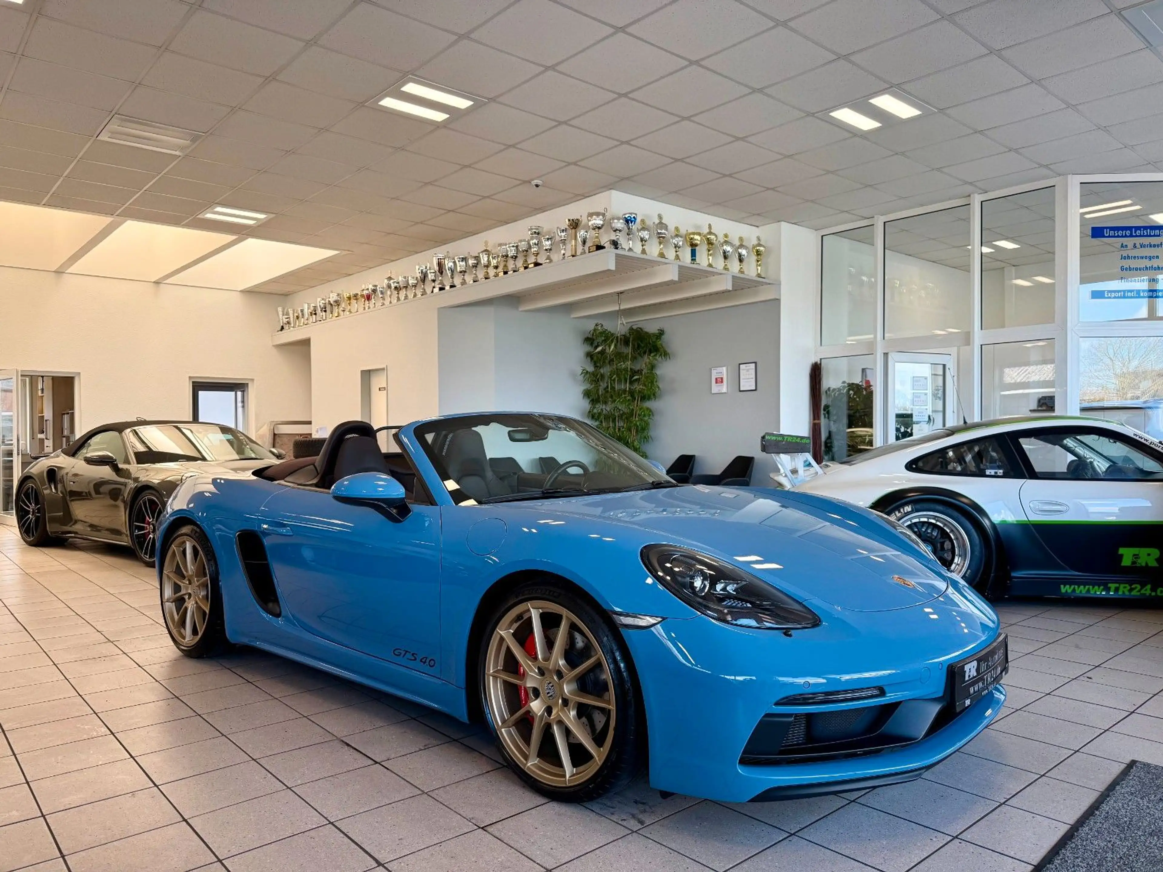 Porsche Boxster 718 Boxster GTS 4.0 PDK PTS-Farbe / BOSE /Kamera
