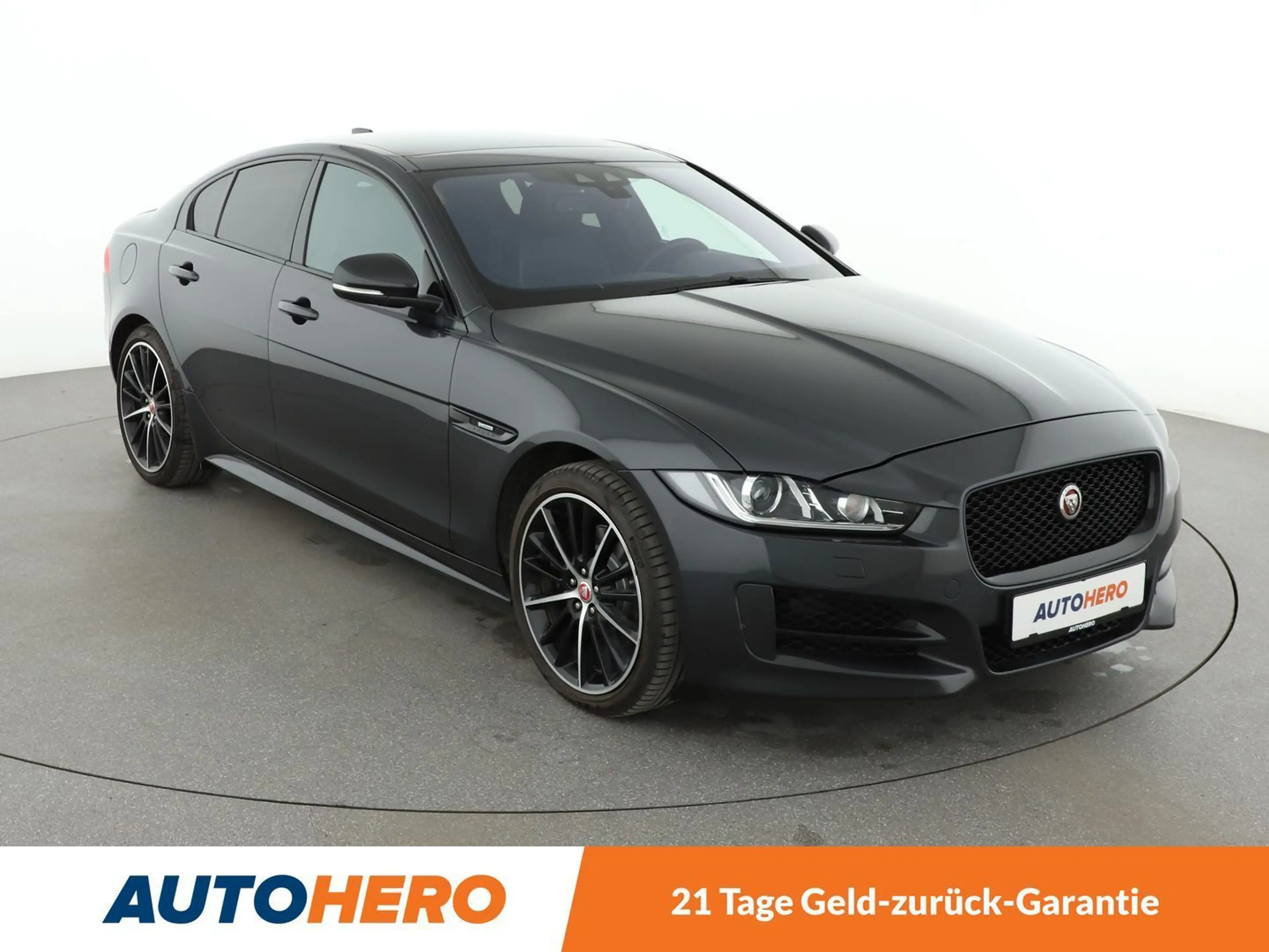 Jaguar XE 20d R-Sport AWD Aut.*NAVI*TEMPO*CAM*PDC* — photo 8