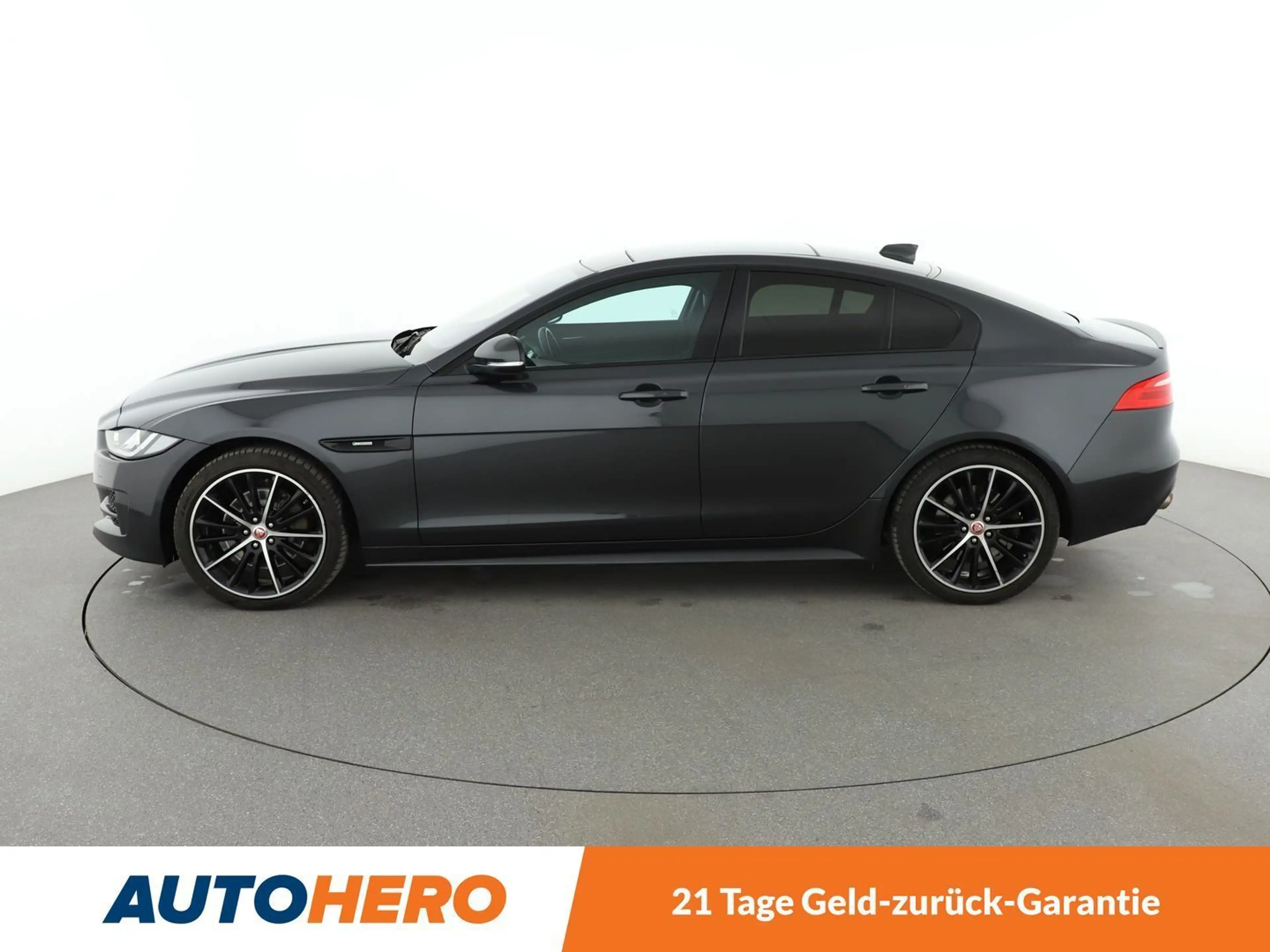 Jaguar XE 20d R-Sport AWD Aut.*NAVI*TEMPO*CAM*PDC* — photo 3