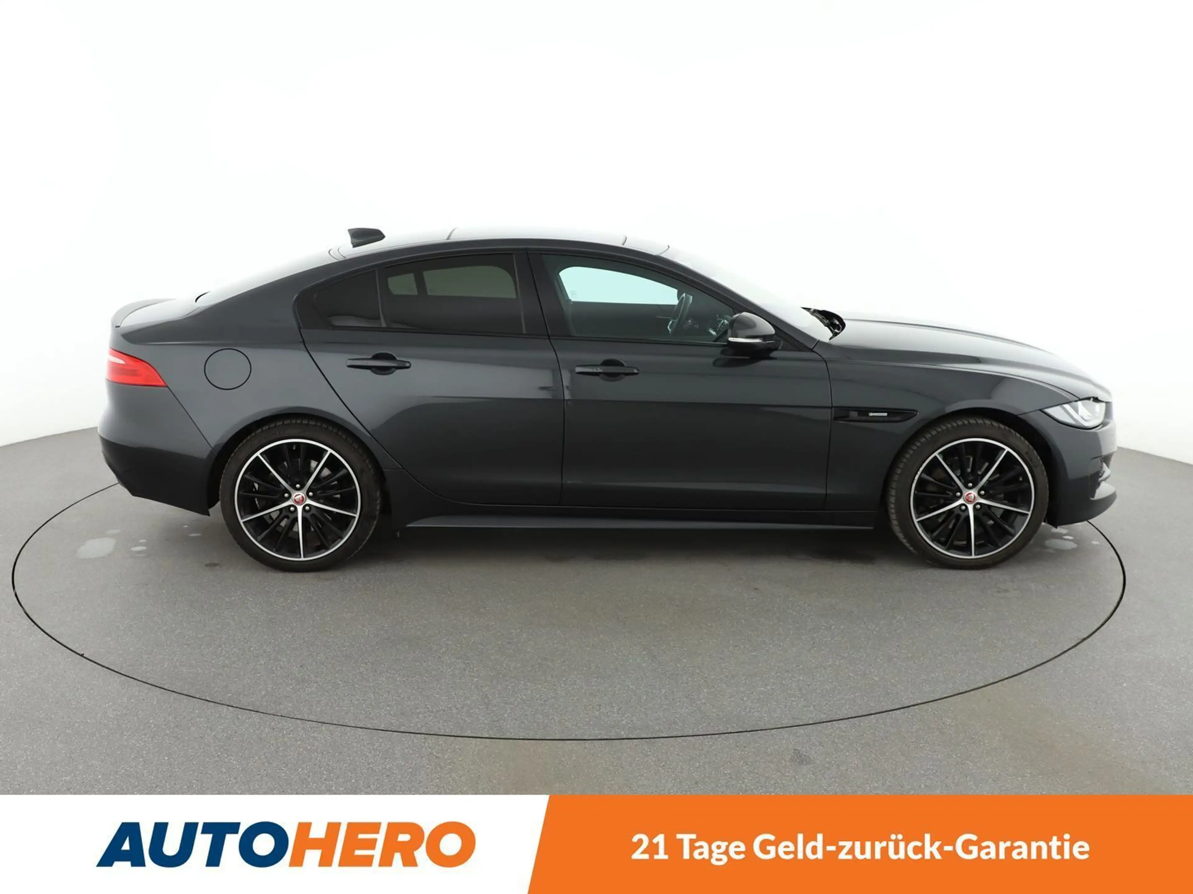 Jaguar XE 20d R-Sport AWD Aut.*NAVI*TEMPO*CAM*PDC* — photo 7