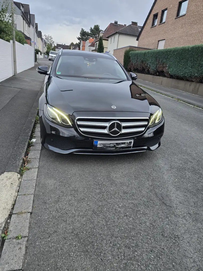 Mercedes-Benz E 220 E-Klasse T-Modell d 4Matic T 9G-TRONIC Avantgarde Schwarz - 1