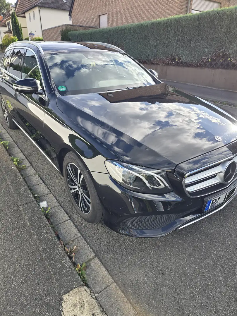 Mercedes-Benz E 220 E-Klasse T-Modell d 4Matic T 9G-TRONIC Avantgarde Schwarz - 2