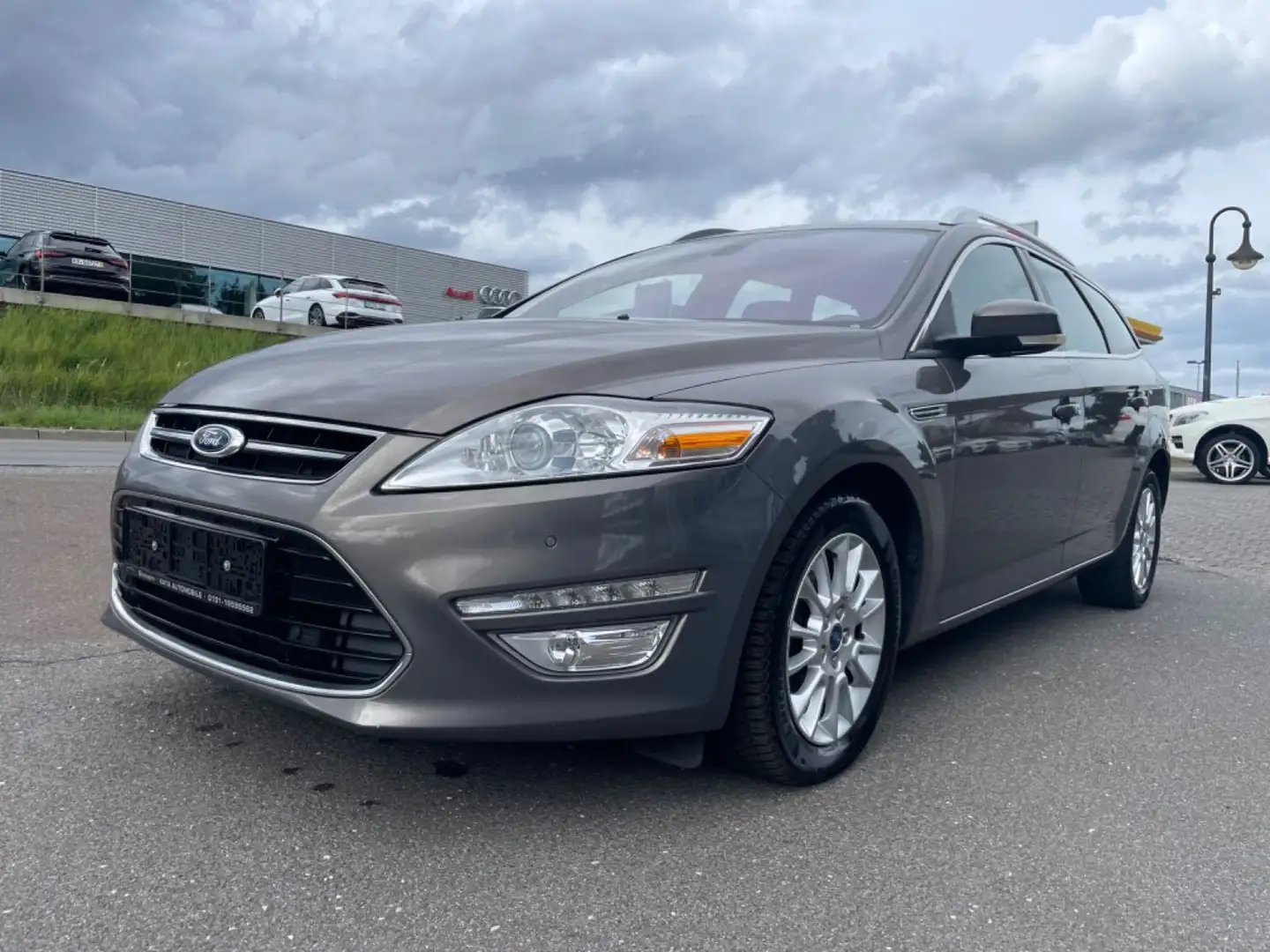 Ford Mondeo Turnier Titanium Braun - 1