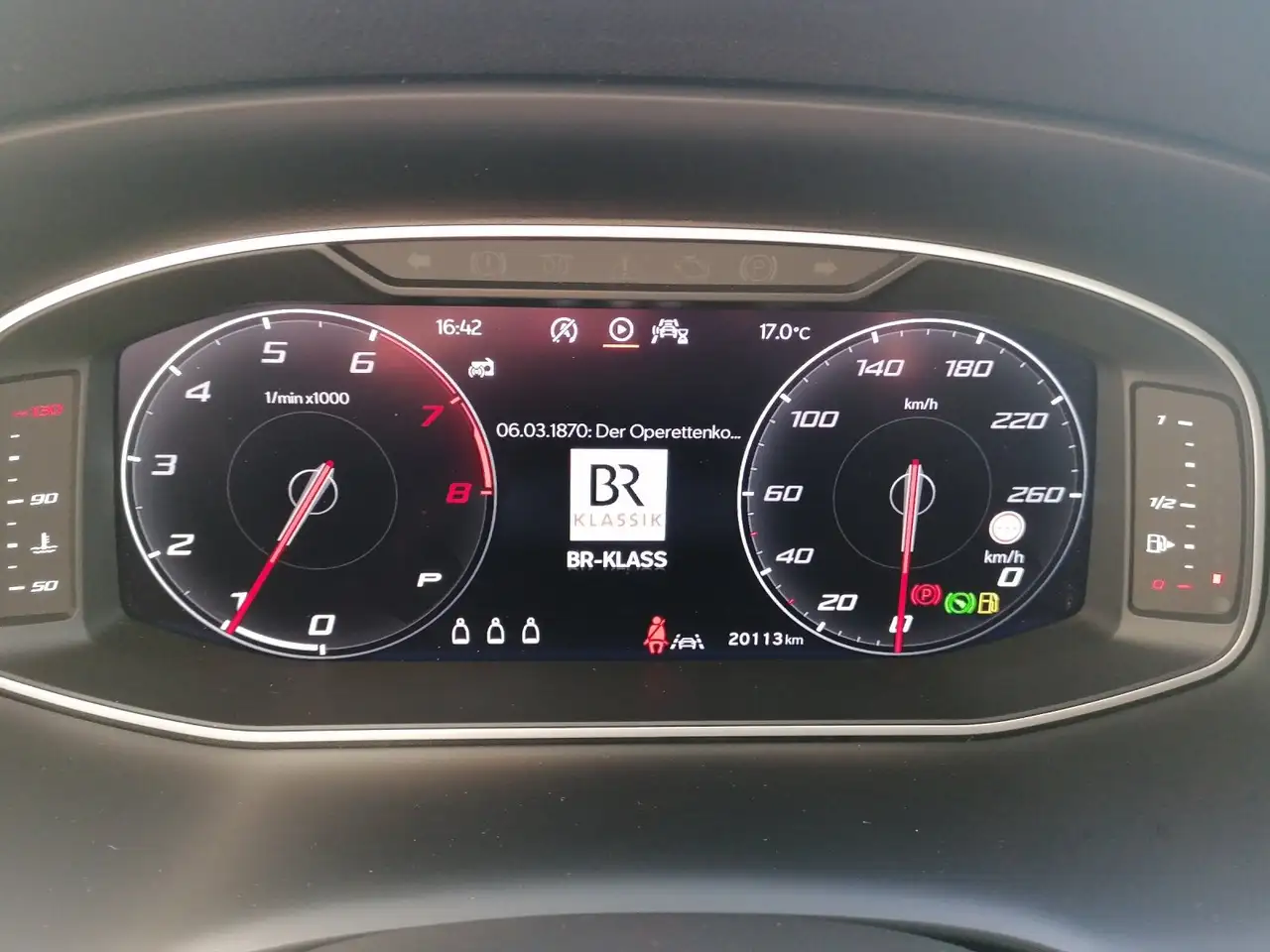 SEAT Ateca 1.5 TSI Xperience DSG GJR NAVI FULL elHK 14