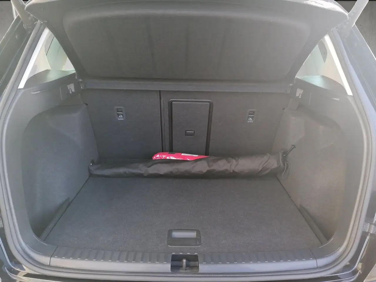 SEAT Ateca 1.5 TSI Xperience DSG GJR NAVI FULL elHK 7