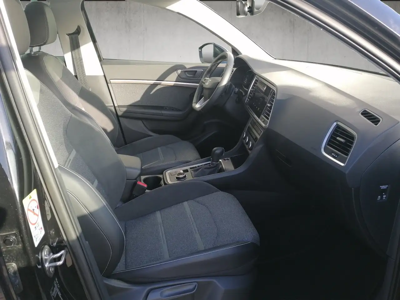 SEAT Ateca 1.5 TSI Xperience DSG GJR NAVI FULL elHK 9