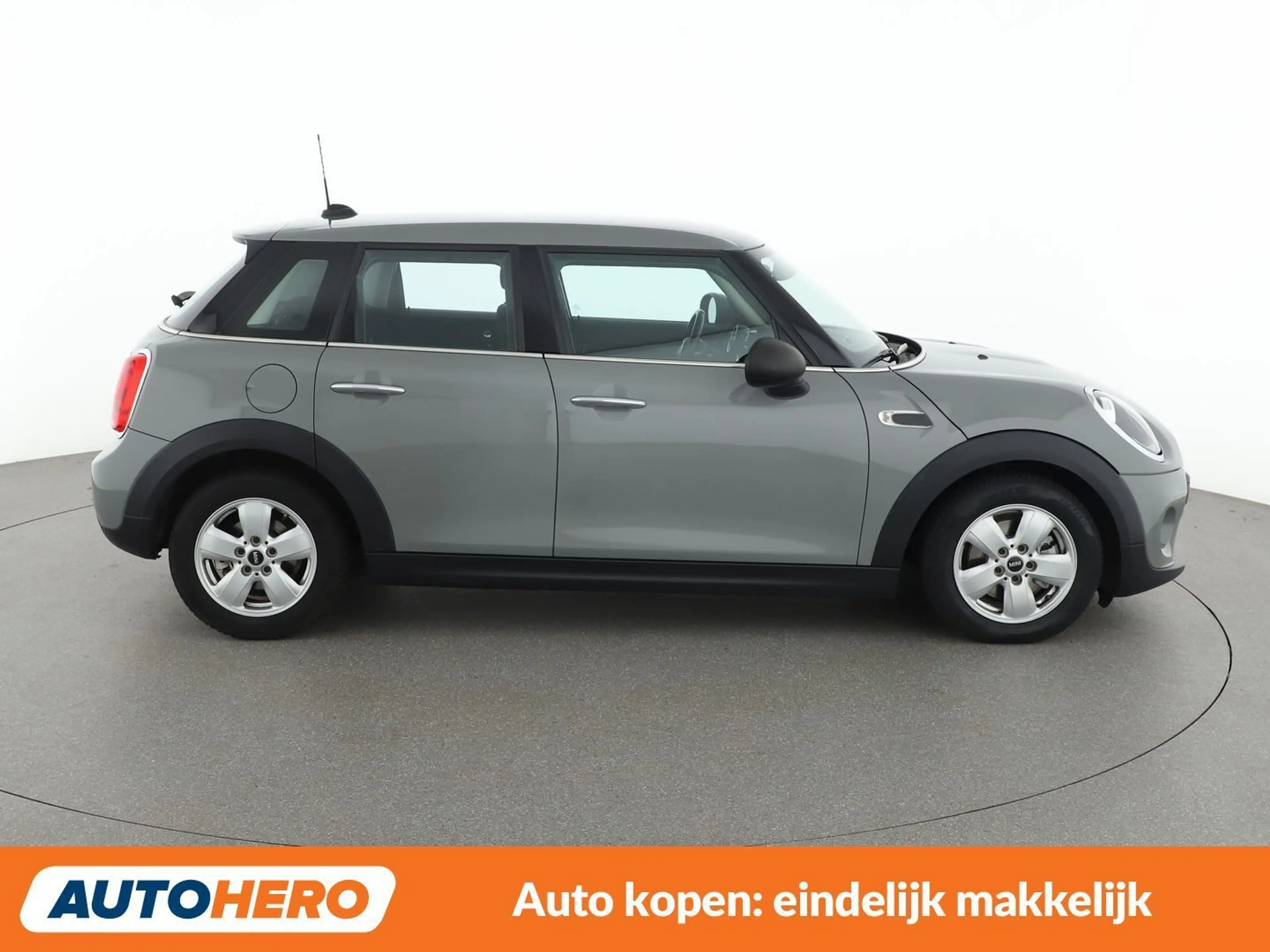 MINI One One — photo 7
