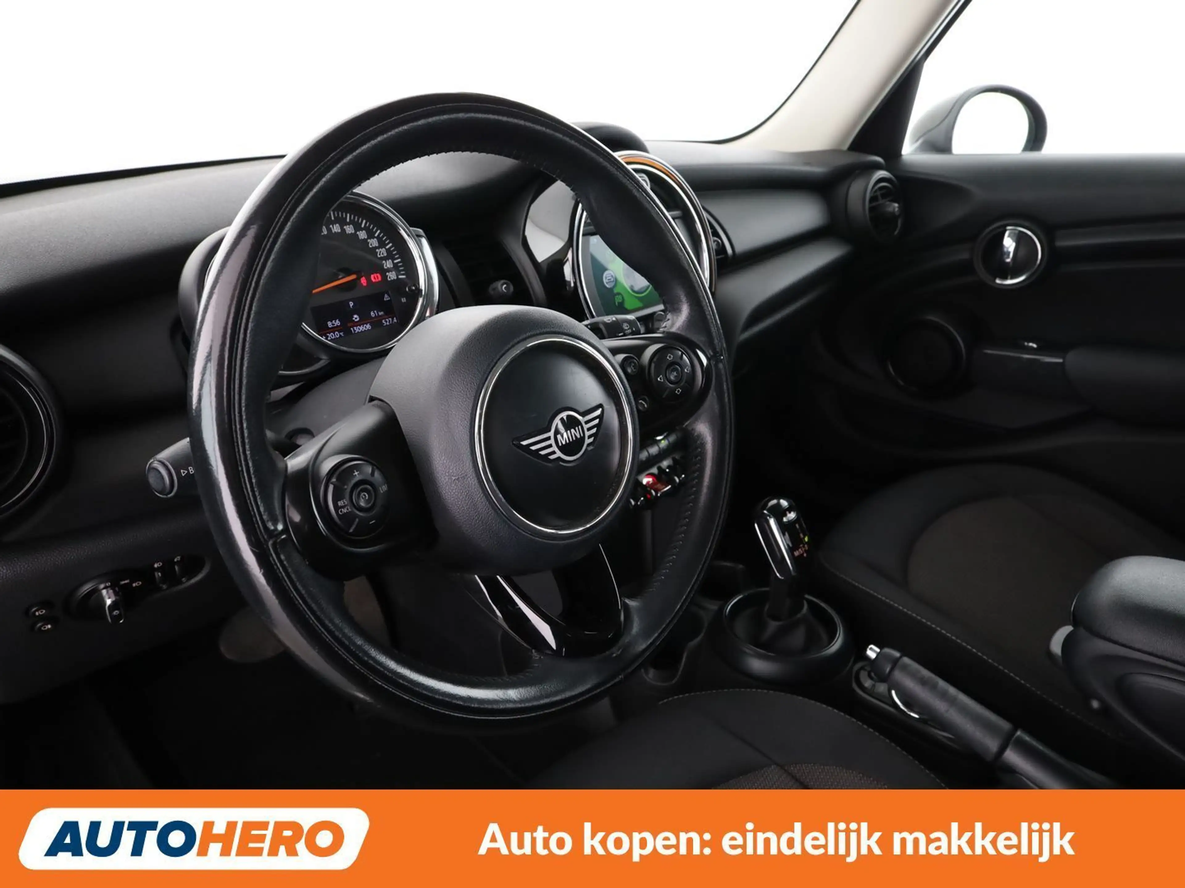 MINI One One — photo 11