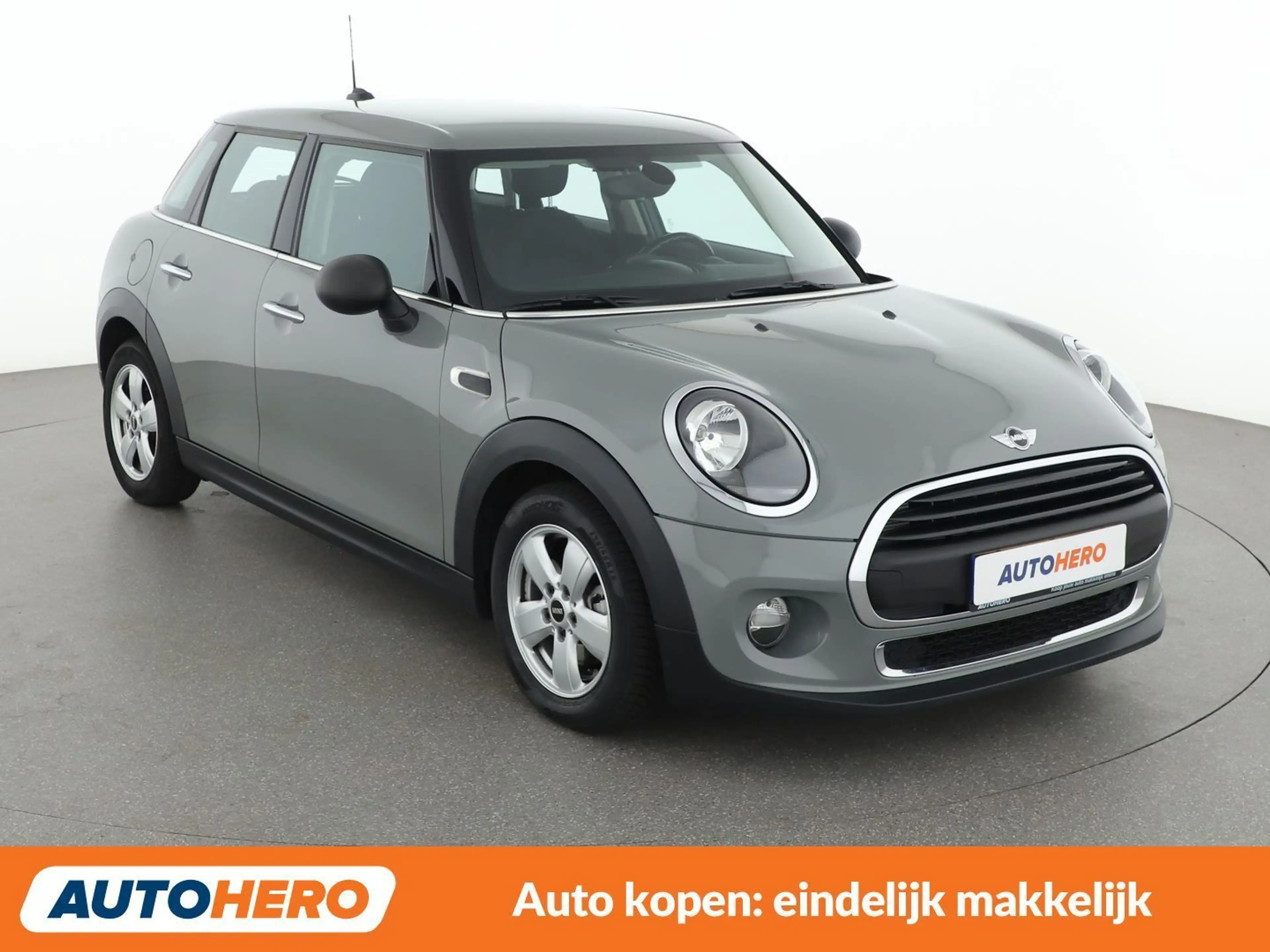 MINI One One — photo 8