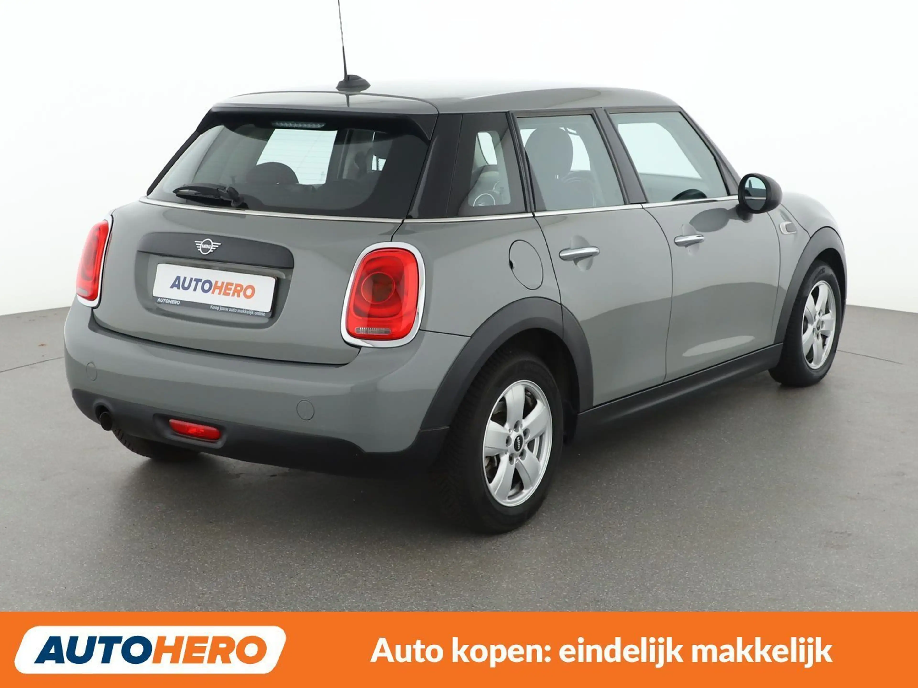 MINI One One — photo 6