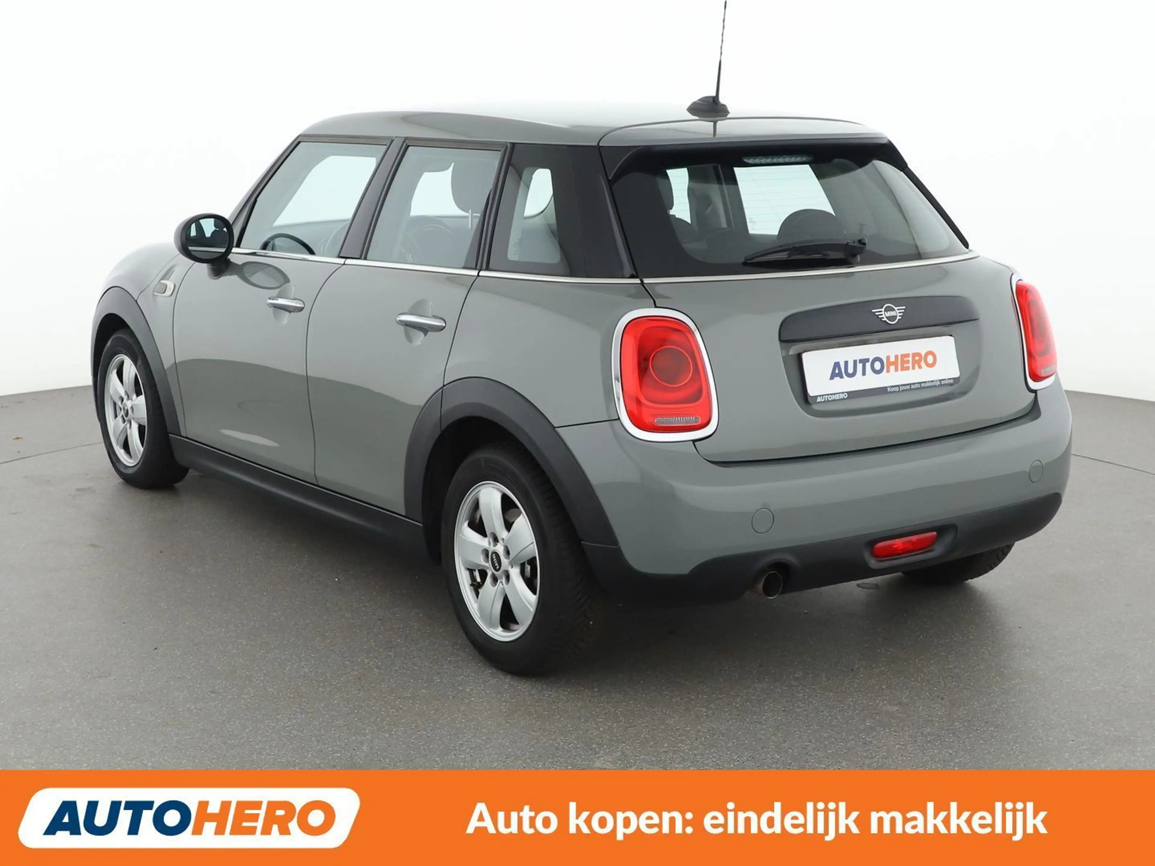 MINI One One — photo 4