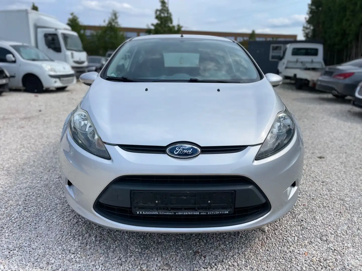 Ford Fiesta Trend Silber - 1
