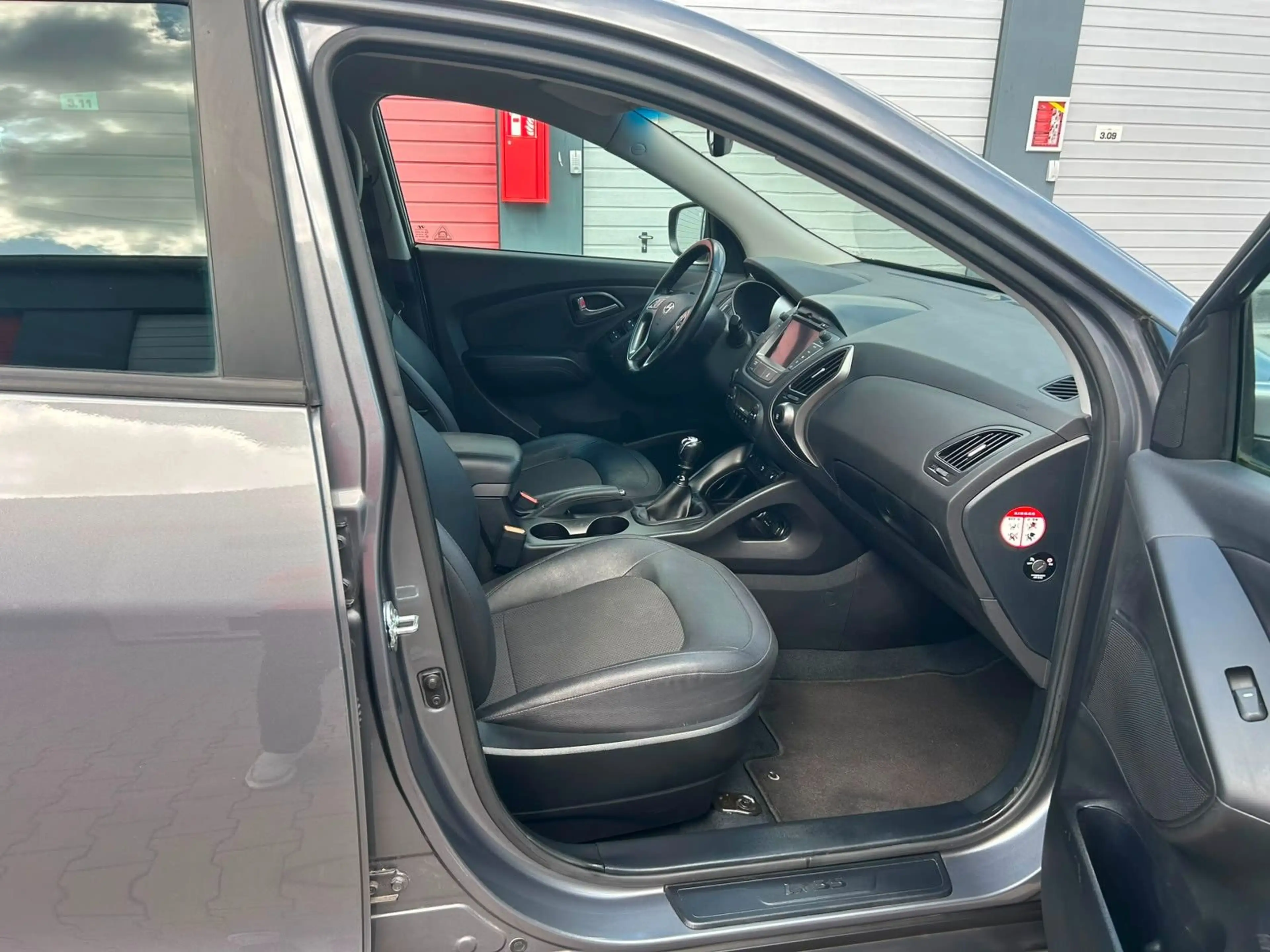 Hyundai iX35 FIFA World Cup Edition 2WD 1,6B,135PS,Navi — photo 26