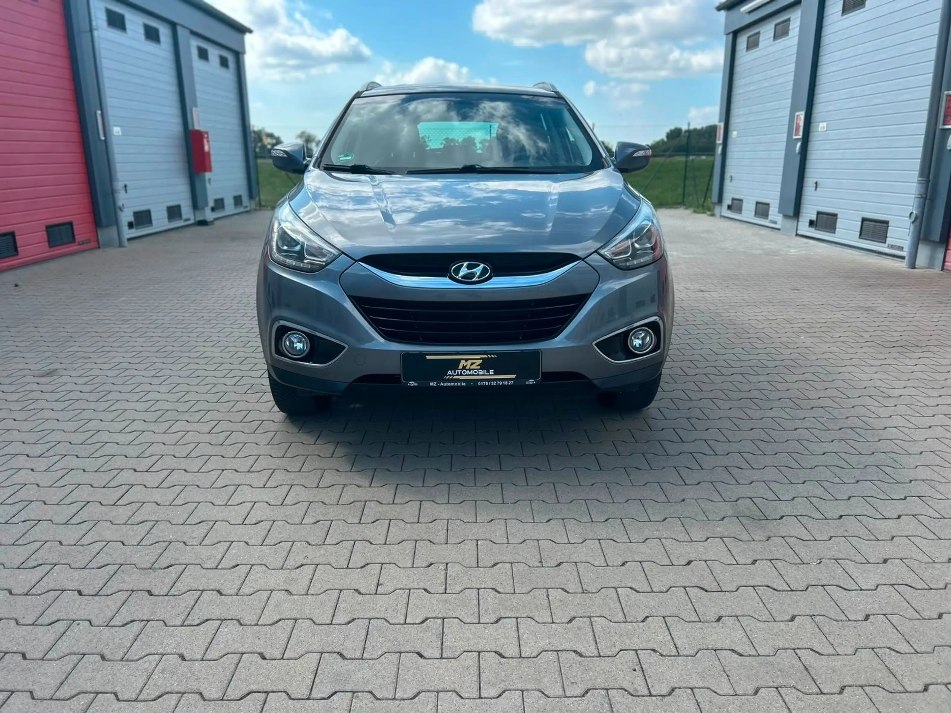 Hyundai iX35 FIFA World Cup Edition 2WD 1,6B,135PS,Navi — photo 2