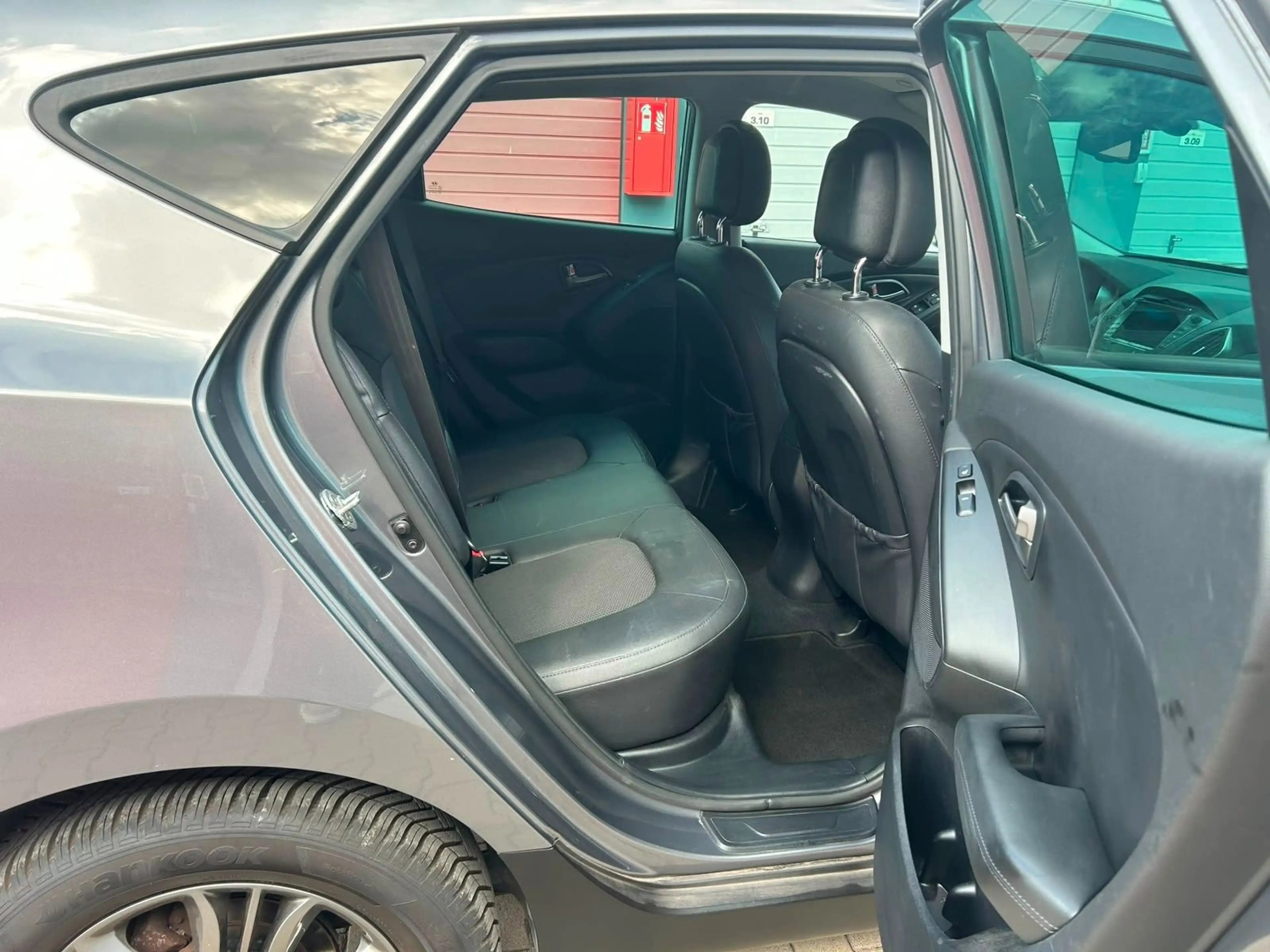 Hyundai iX35 FIFA World Cup Edition 2WD 1,6B,135PS,Navi — photo 28