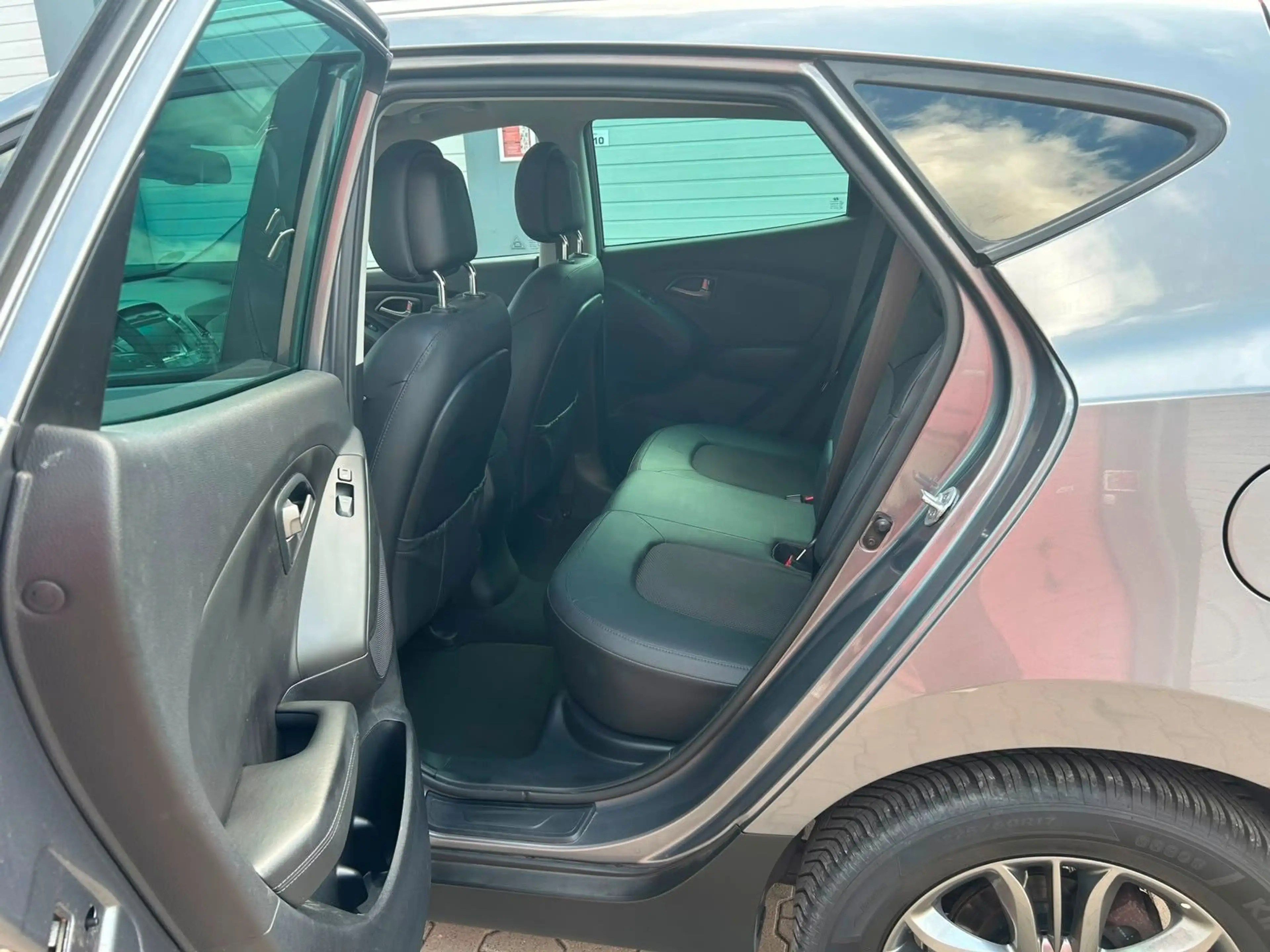 Hyundai iX35 FIFA World Cup Edition 2WD 1,6B,135PS,Navi — photo 29