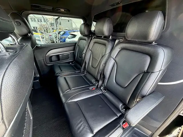 Mercedes-Benz V 300 d Kombi 4MATIC lang Avantgarde Aut. AMG-Line AH... Ansicht 9