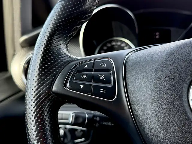 Mercedes-Benz V 300 d Kombi 4MATIC lang Avantgarde Aut. AMG-Line AH... Ansicht 28