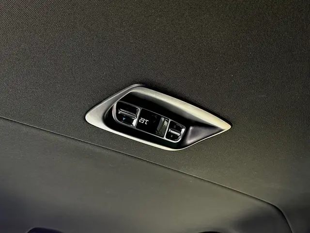 Mercedes-Benz V 300 d Kombi 4MATIC lang Avantgarde Aut. AMG-Line AH... Ansicht 34