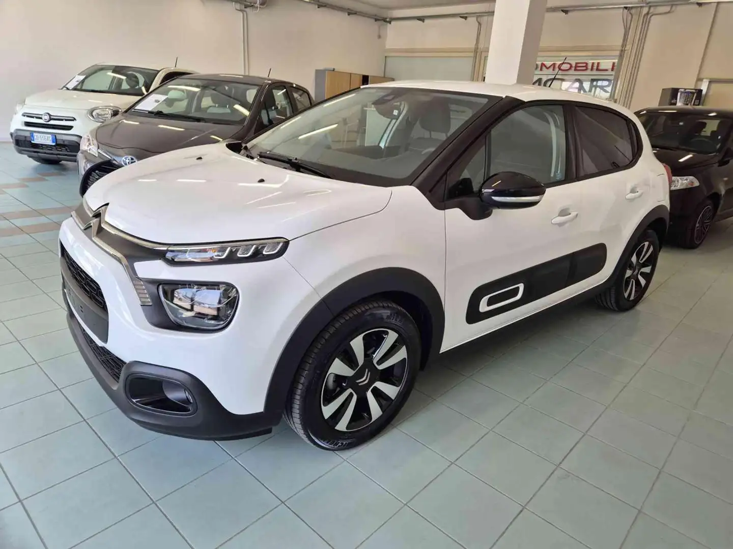 Citroen C3 PureTech 110cv S&S Plus Pack Bianco - 2