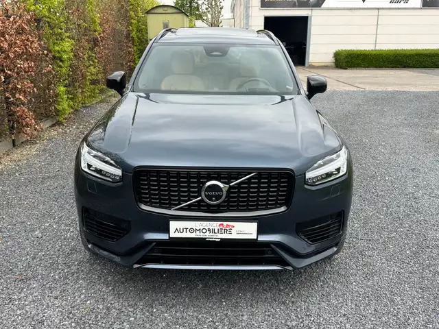 Volvo XC90 view 2