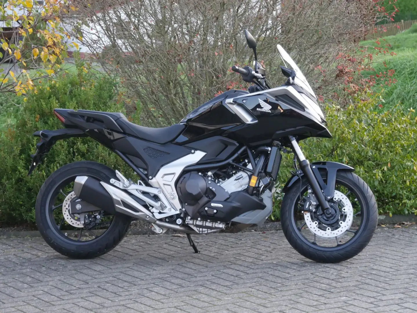 Honda NC 750 X DCT Neufahrzeug Schwarz - 2