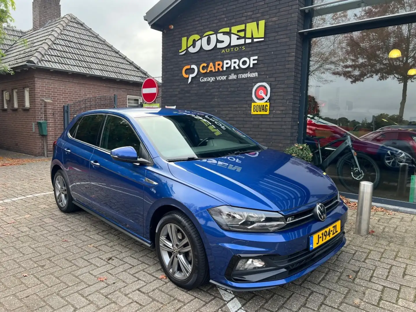 Volkswagen Polo 1.0 TSI HIGHL.BNSR 3x R LINE Blau - 1