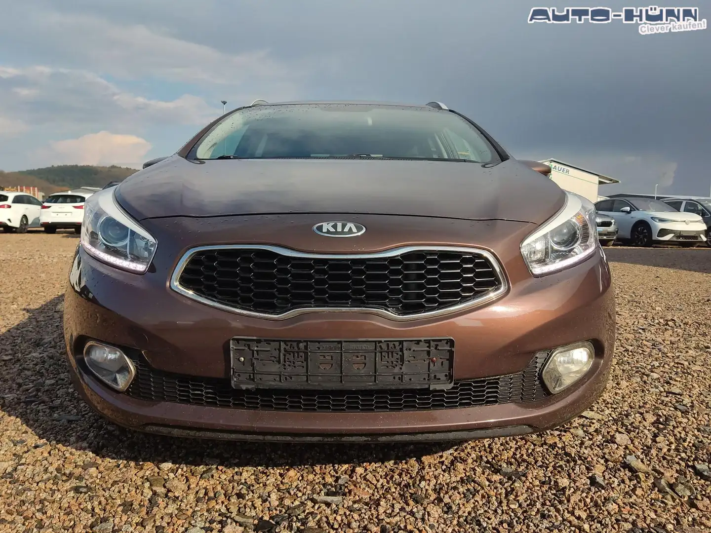 Kia Ceed SW / cee'd SW Sportswagon 1.6 CRDi 128 PS  MP3-USB-Bluetooth-... Коричневий - 2