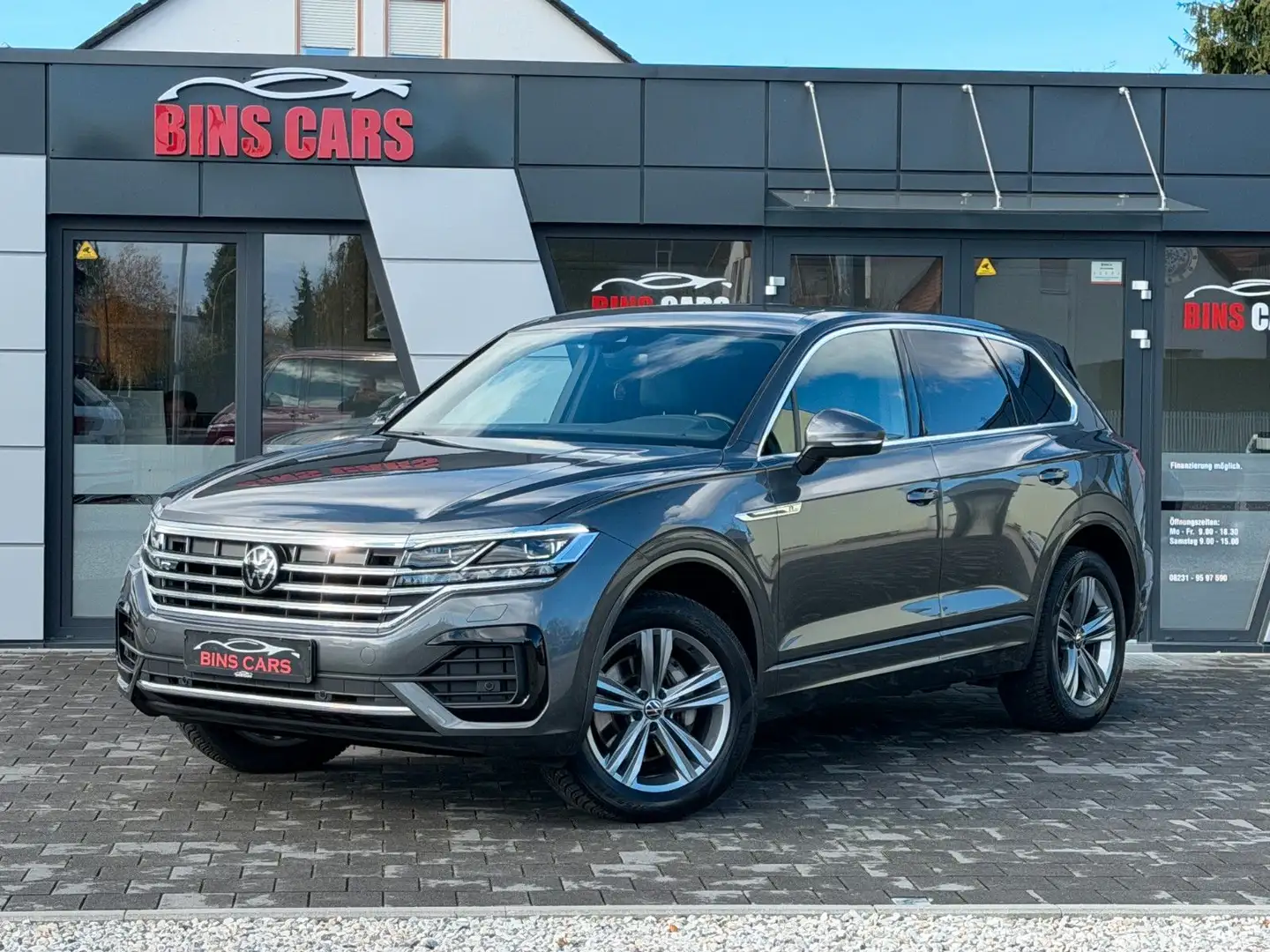 Volkswagen Touareg 3.0 TDI R-Line 4 Mo*Standhzg.*ACC*Matrix Grau - 1