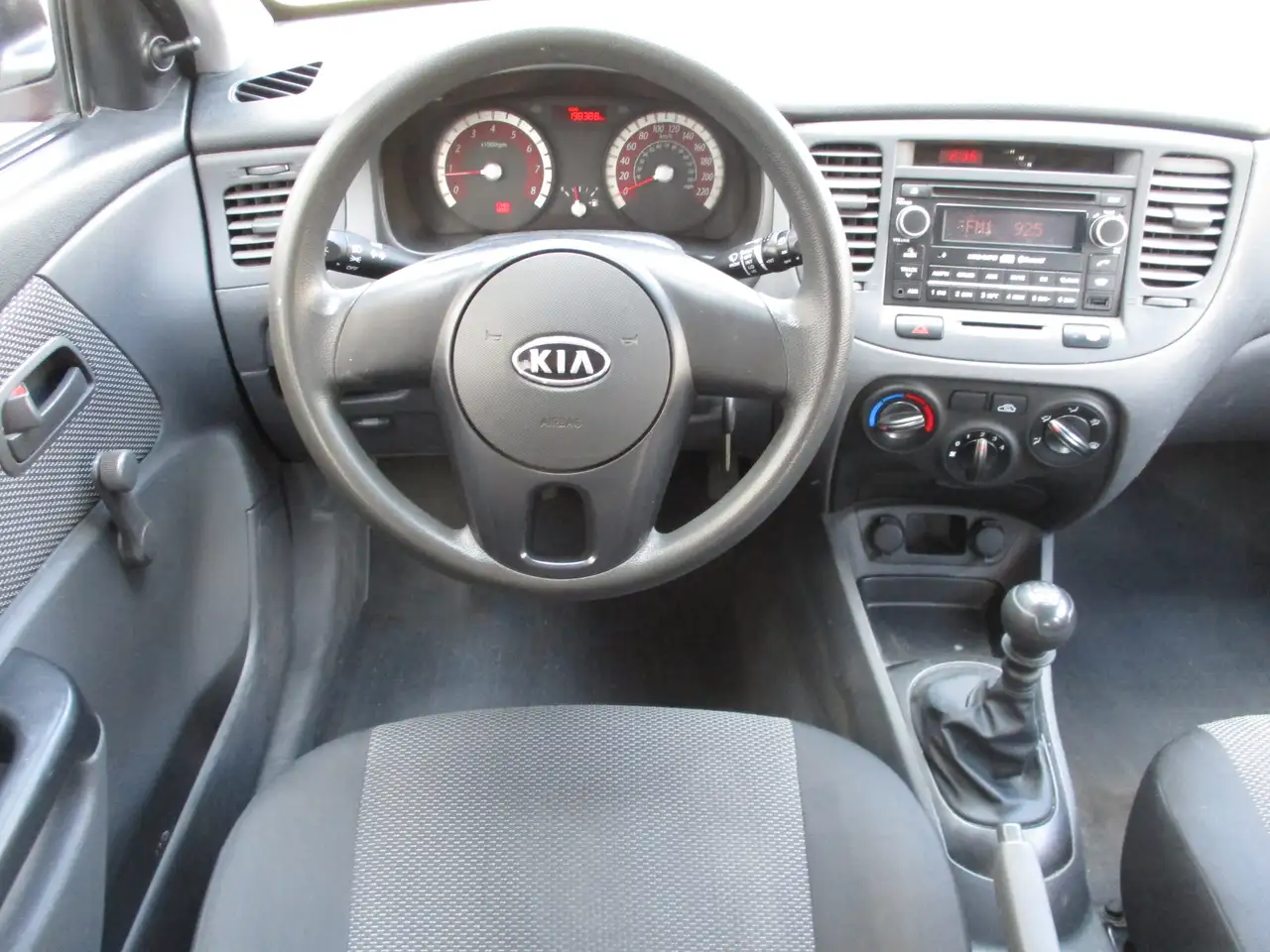 Kia Rio снимка Kia Rio