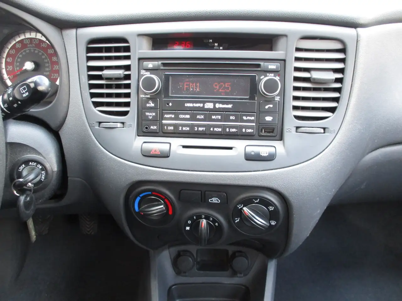 Kia Rio снимка Kia Rio