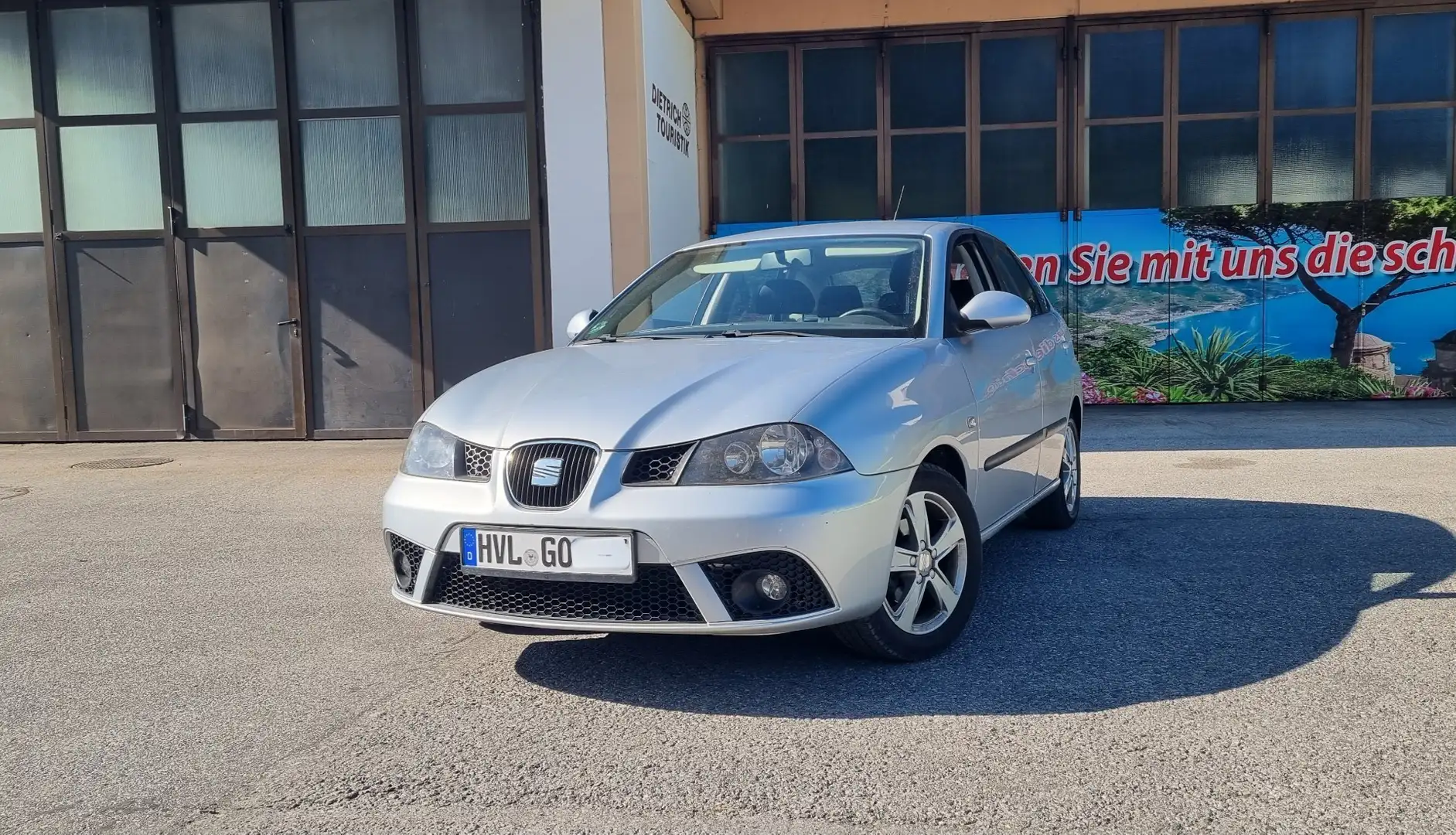 SEAT Ibiza 1.4 mit Klimaanlage und Tempomat Silber - 1