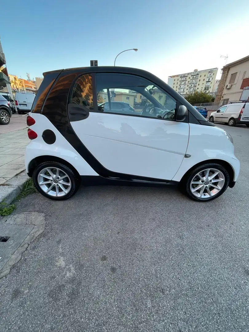 smart forTwo VENDO SMART COUPE’ MHD COME NUOVA Bianco - 2