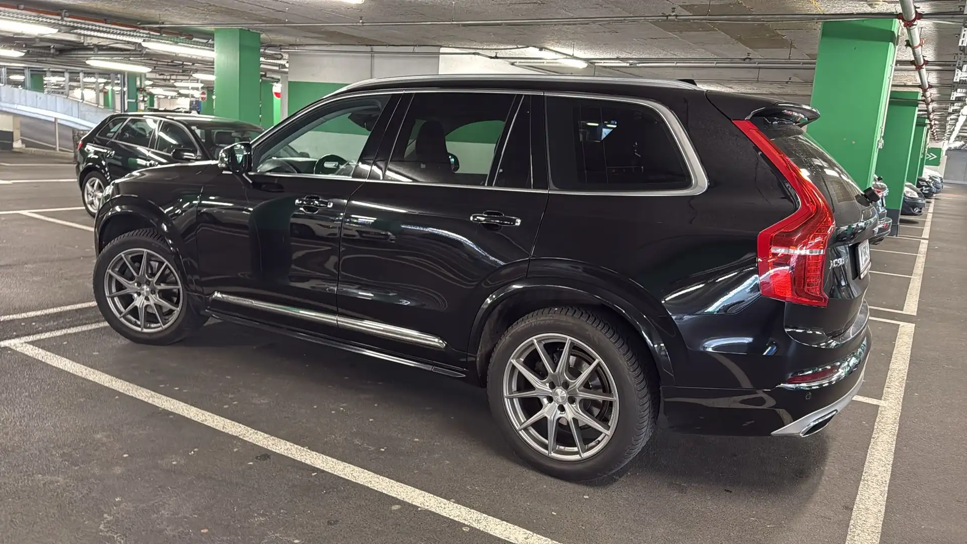 Volvo XC90 Inscription AWD Schwarz - 2