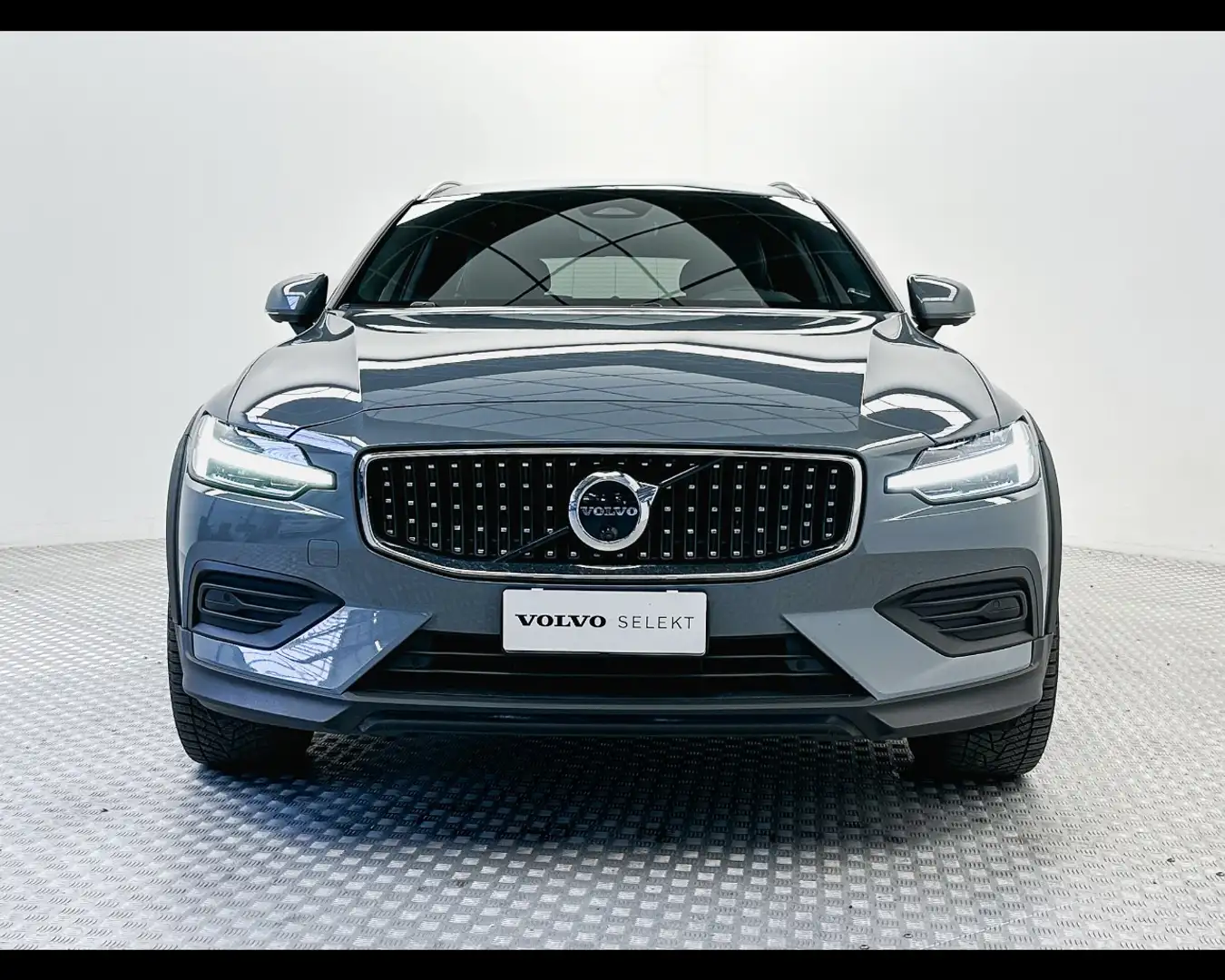 Volvo V60 Cross Country Cross Country 2.0 B4 Plus Plateado - 2