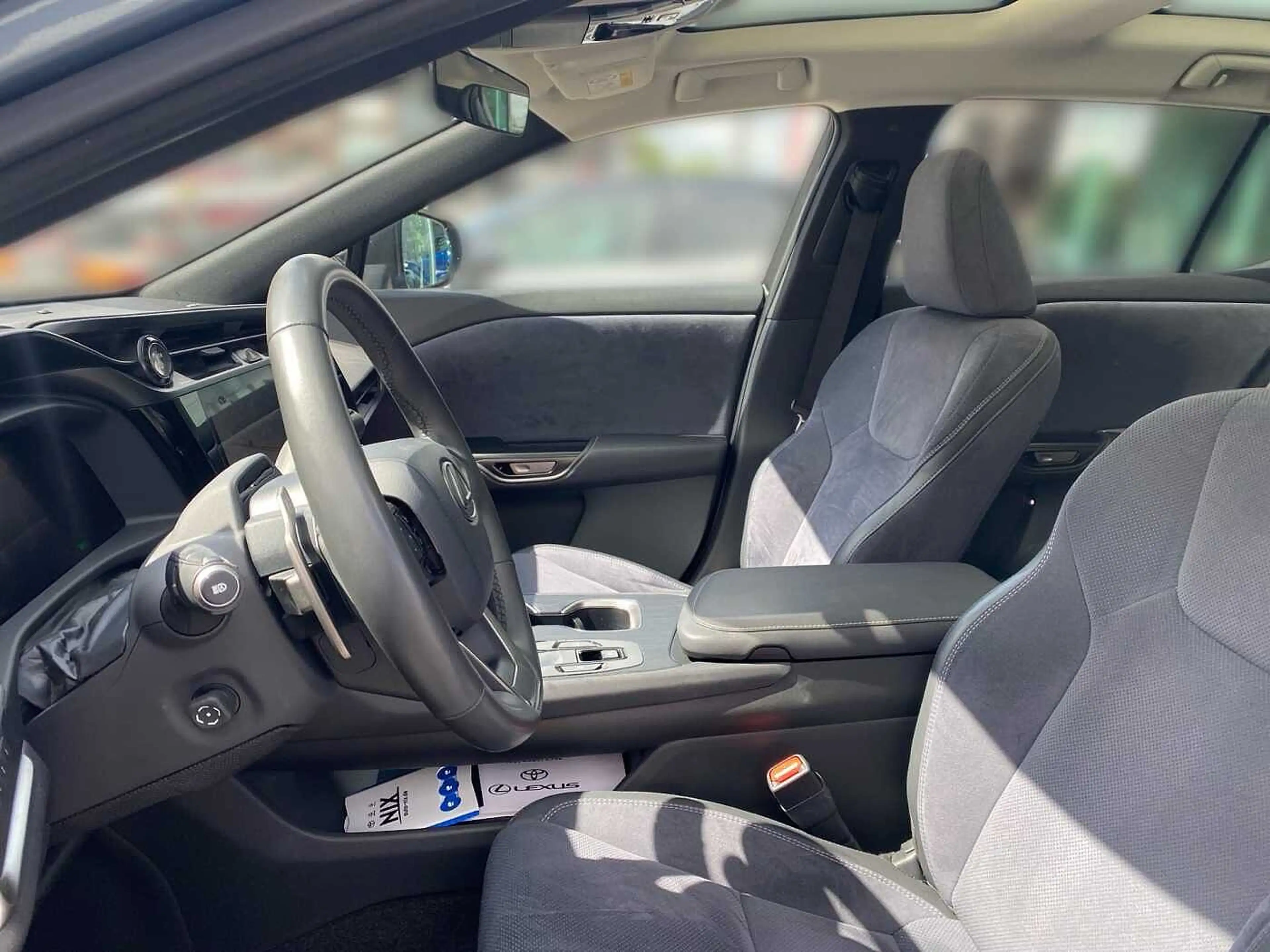 Lexus RZ 450e Luxury SHZ ALARMANLAGE — photo 10