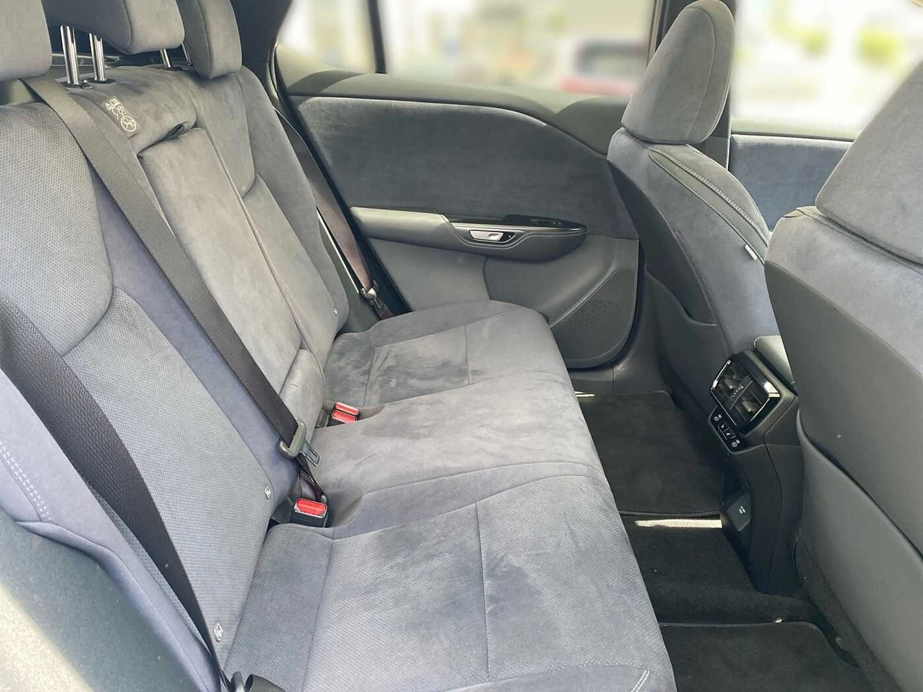 Lexus RZ 450e Luxury SHZ ALARMANLAGE — photo 15
