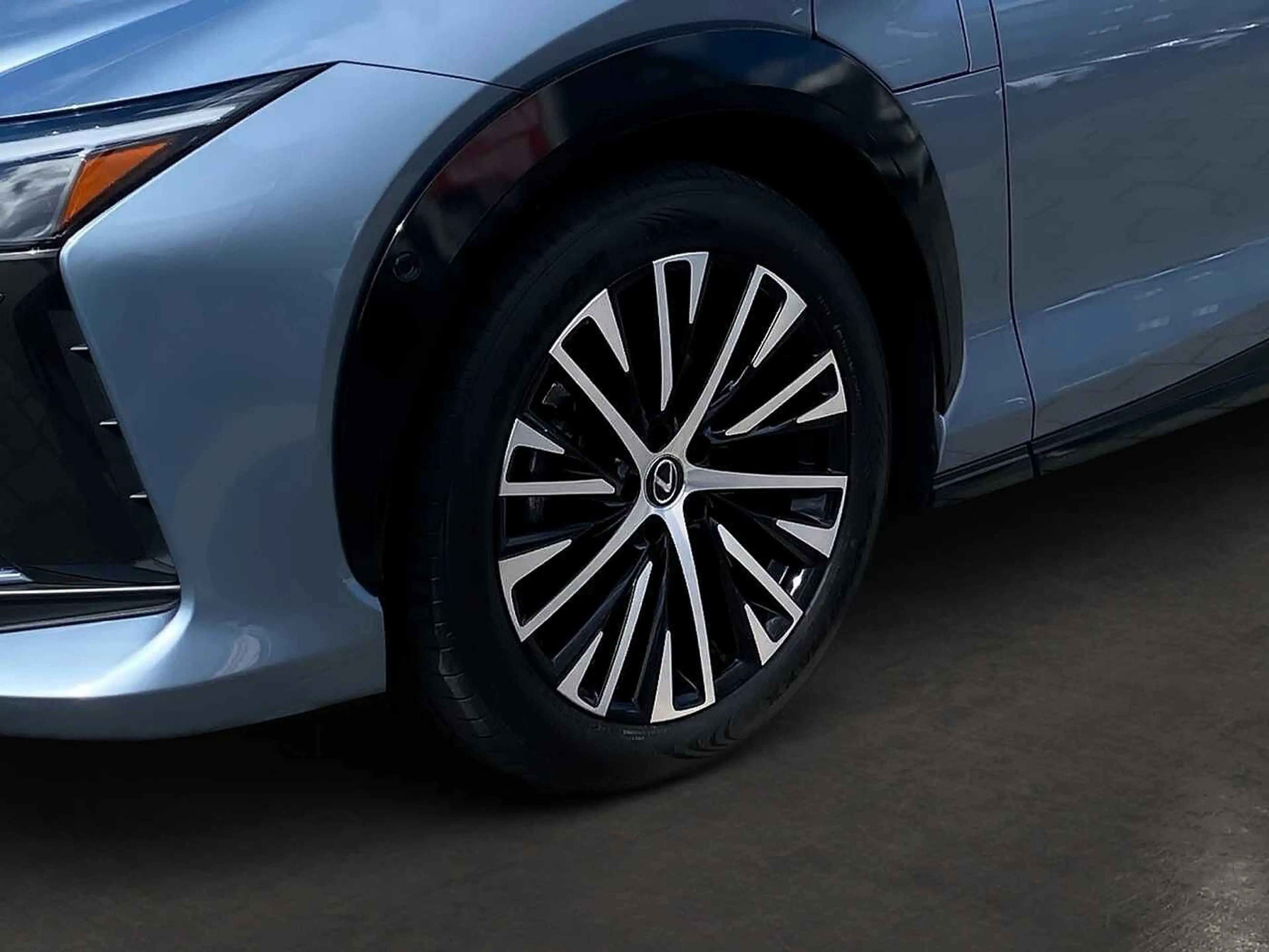 Lexus RZ 450e Luxury SHZ ALARMANLAGE — photo 8