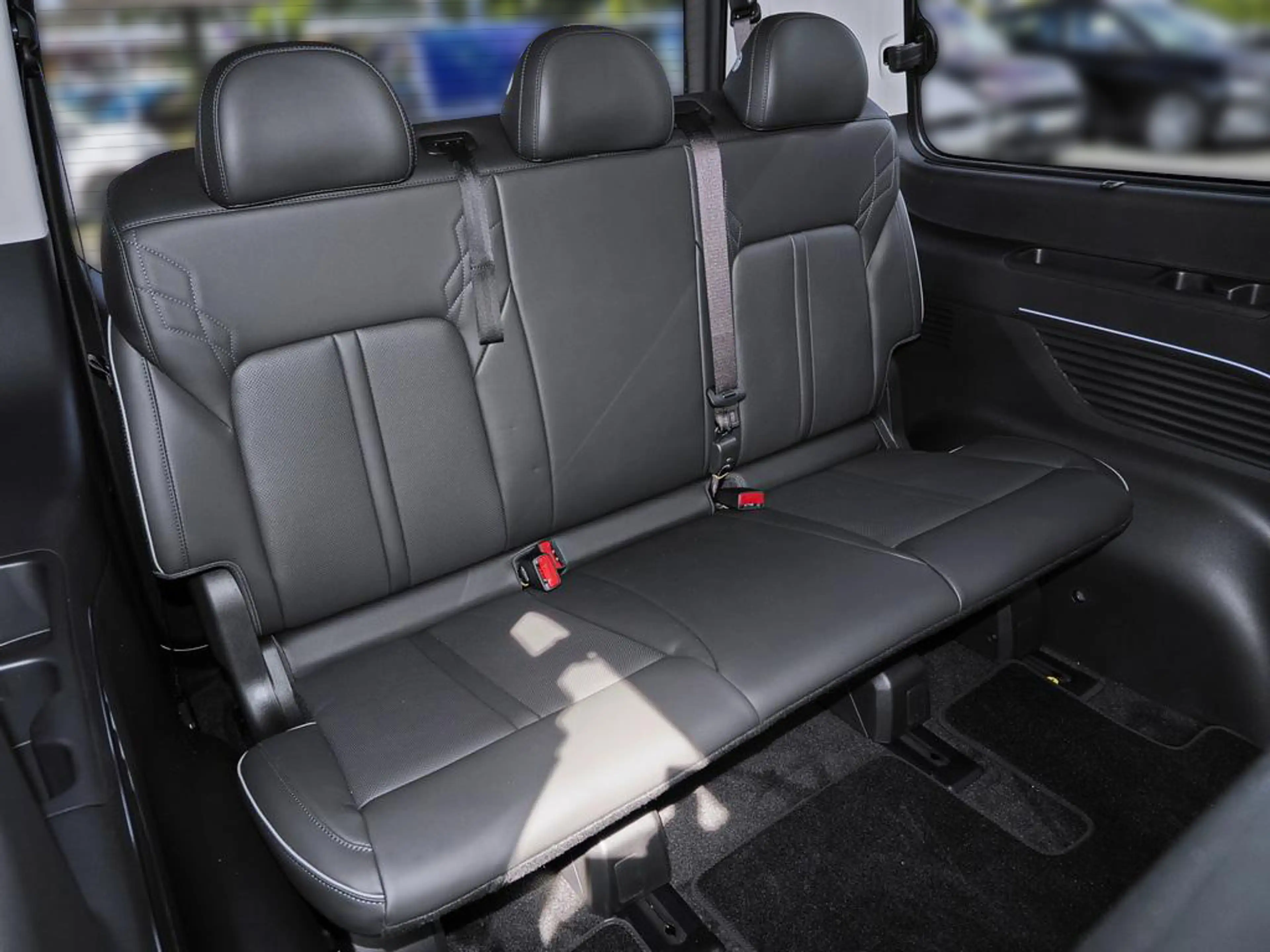Hyundai STARIA 7-Sitzer HEV SIGNATURE Panoramadach — photo 15