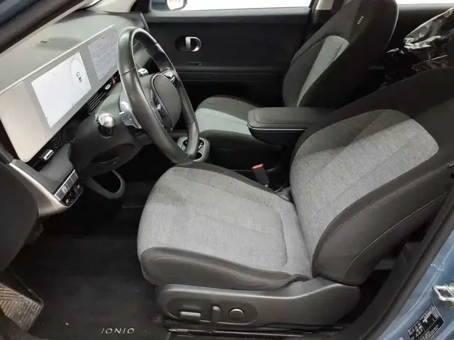 Hyundai Ioniq view 7