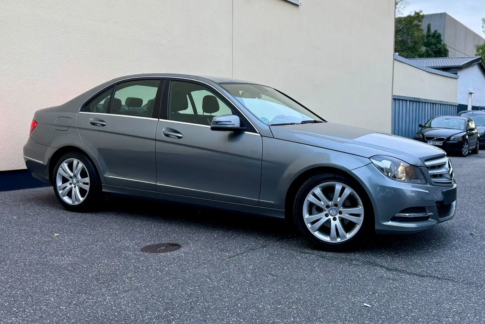 Mercedes-Benz C 180 CGI LIM. AUT AVANT COMAND PDC 1.HD LEDER Grau - 1