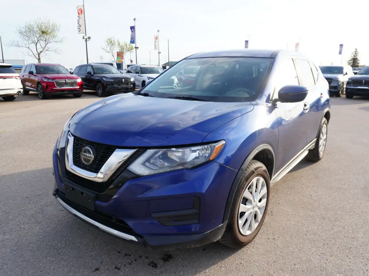 Nissan Rogue снимка Nissan Rogue