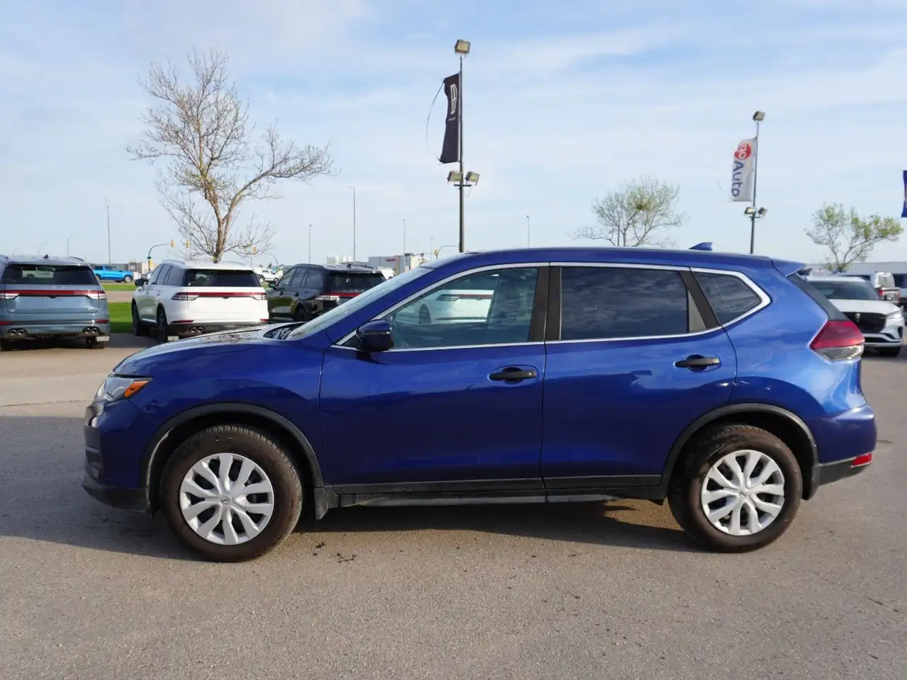 Nissan Rogue снимка Nissan Rogue