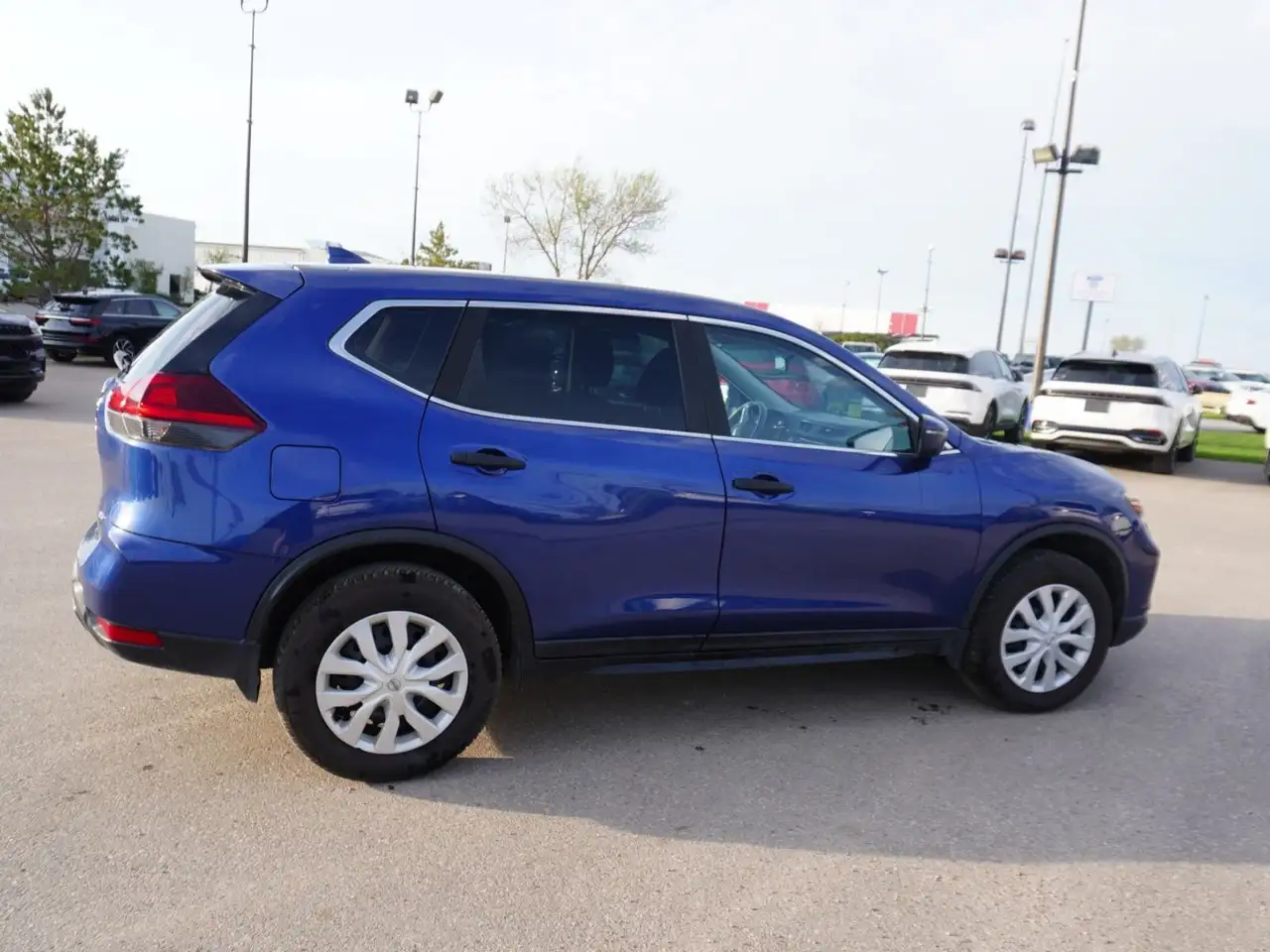 Nissan Rogue снимка Nissan Rogue